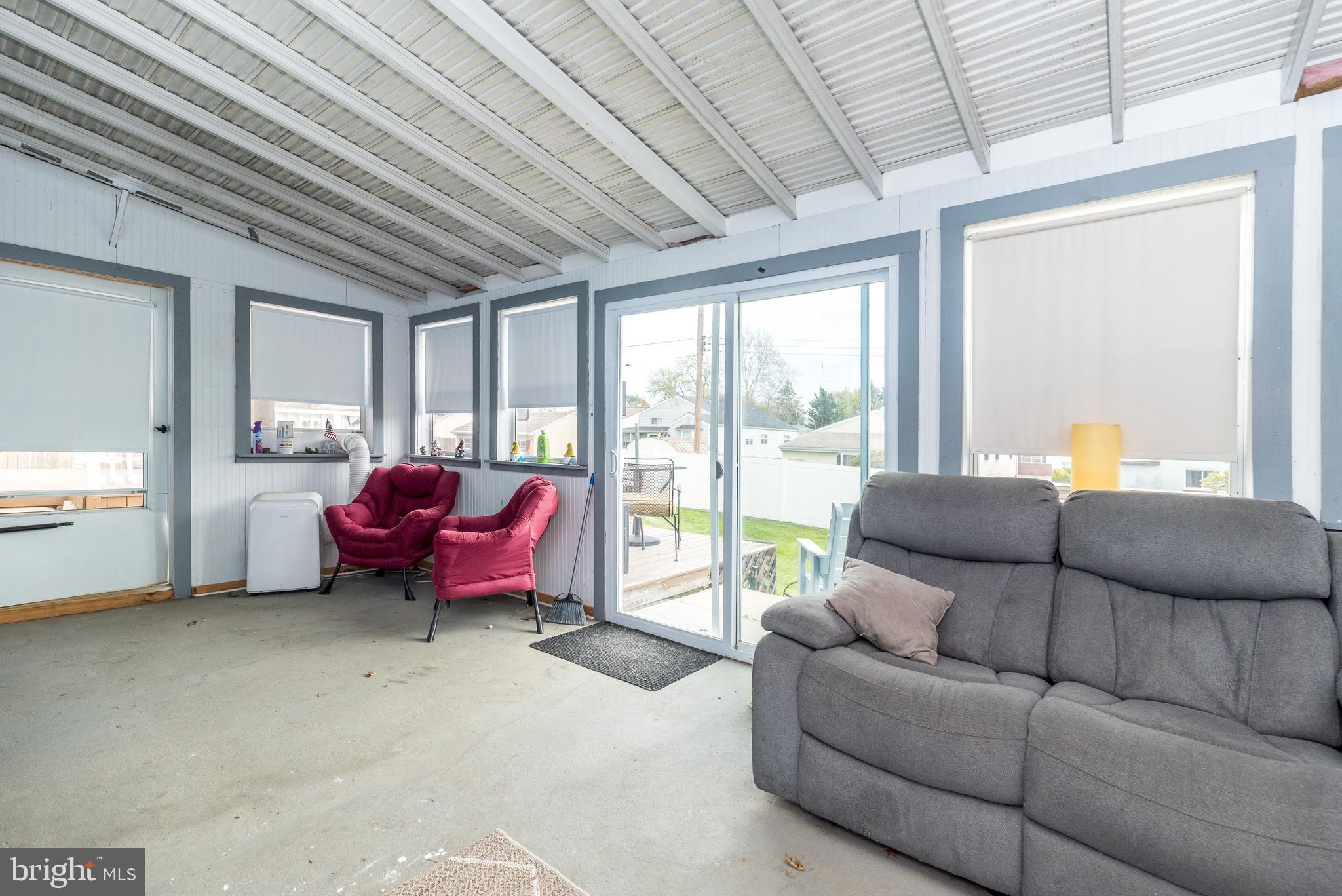 ROSLYN - Residential