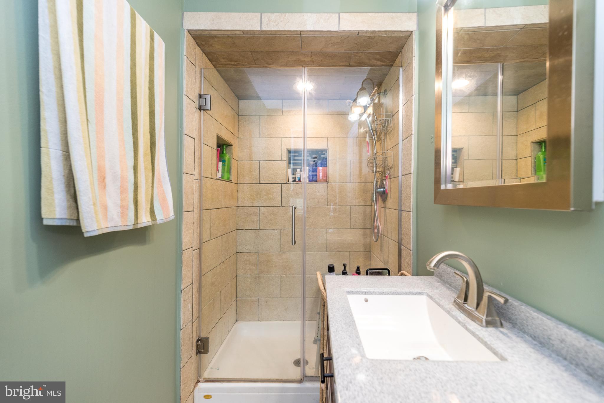 ROSLYN - Residential