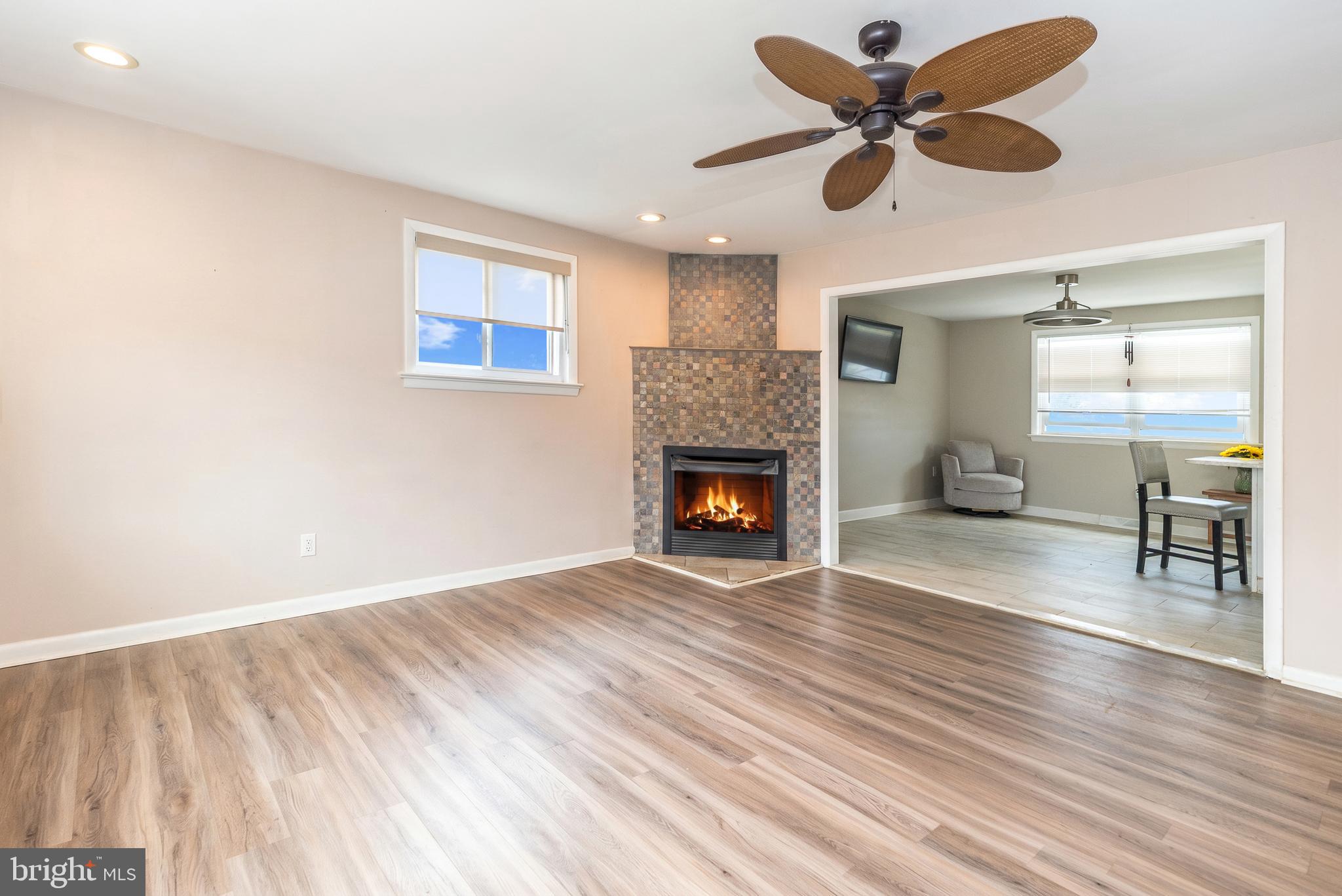 ROSLYN - Residential