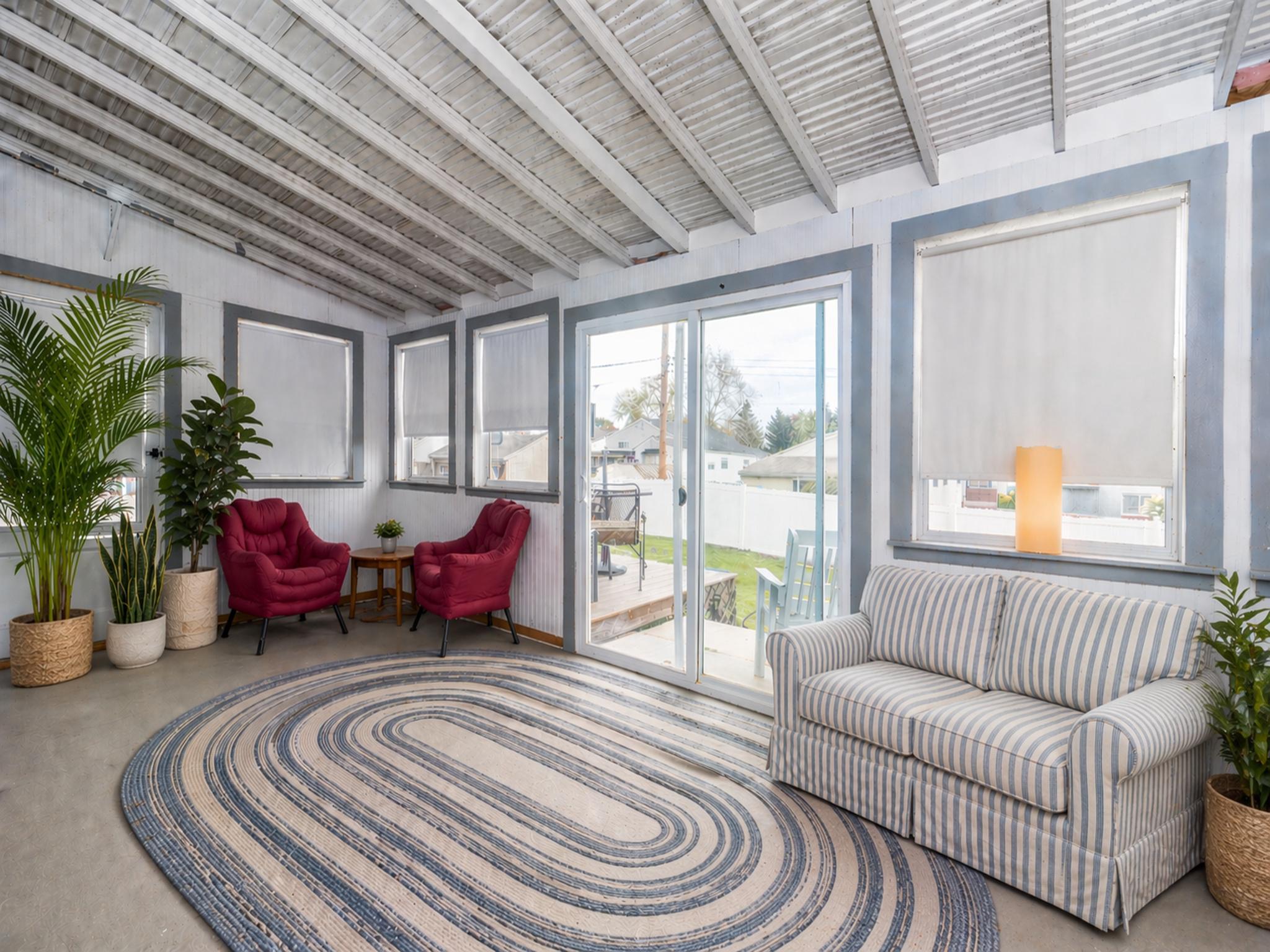 ROSLYN - Residential