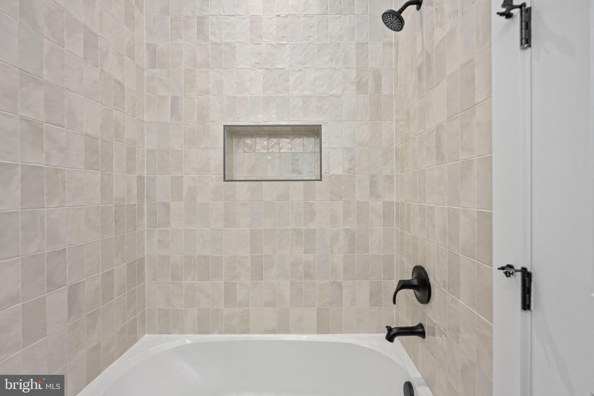 ROSNI ESTATES - Residential