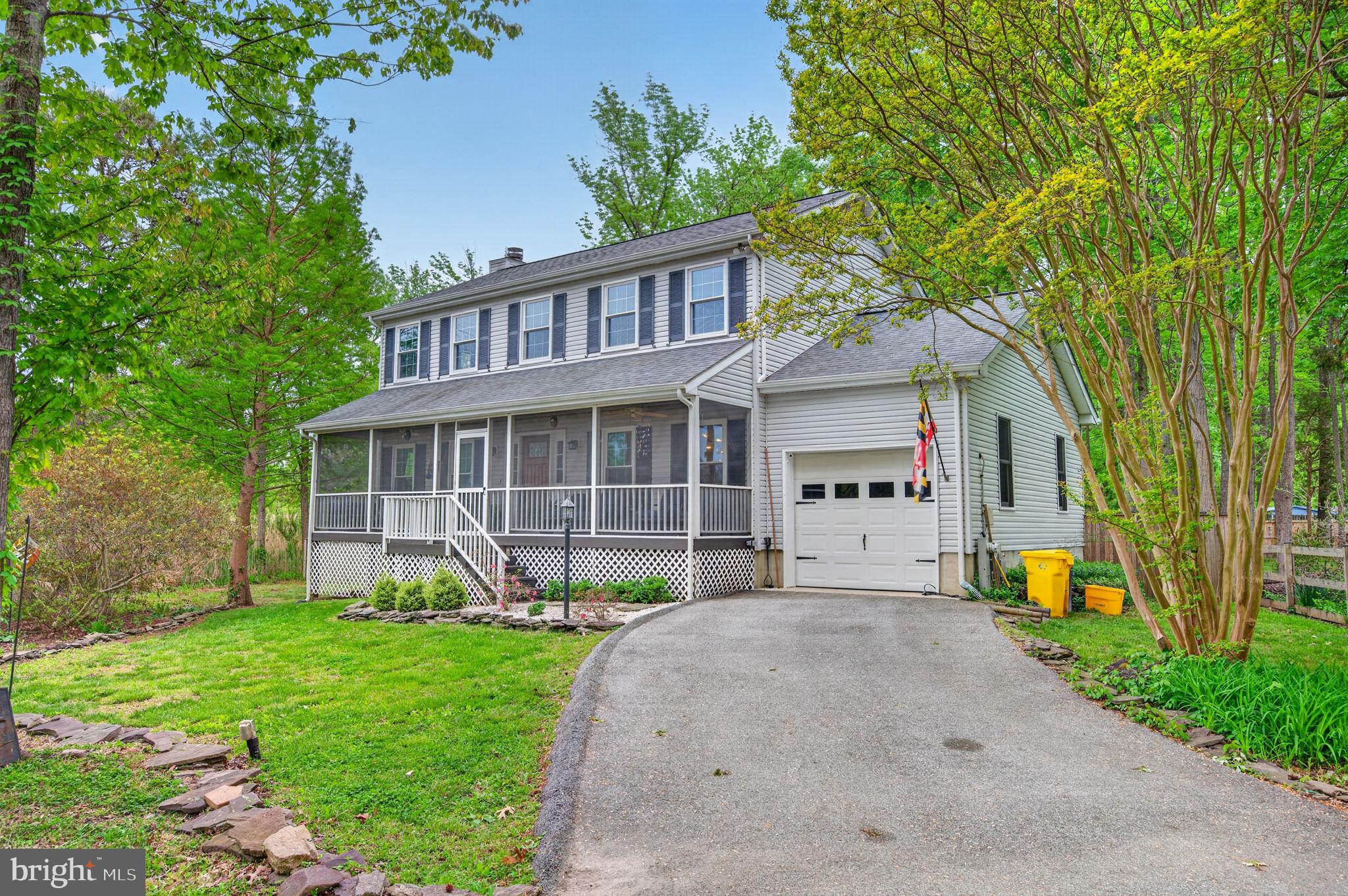 1221 COVE DRIVE