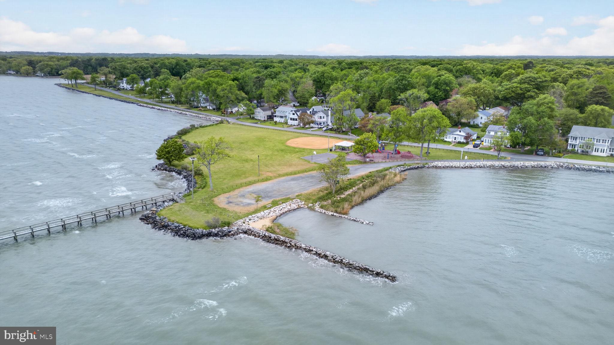 FRANKLIN MANOR BEACH - Residential