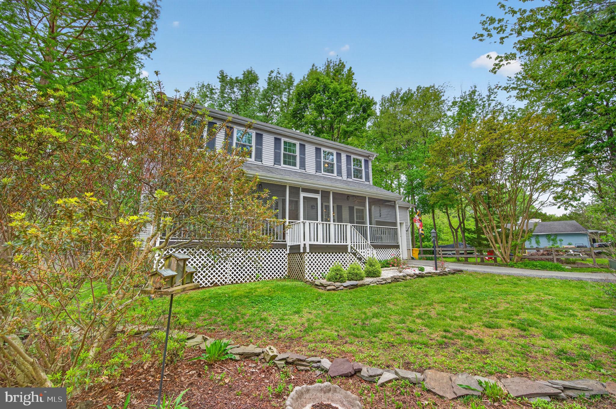 1221 COVE DRIVE