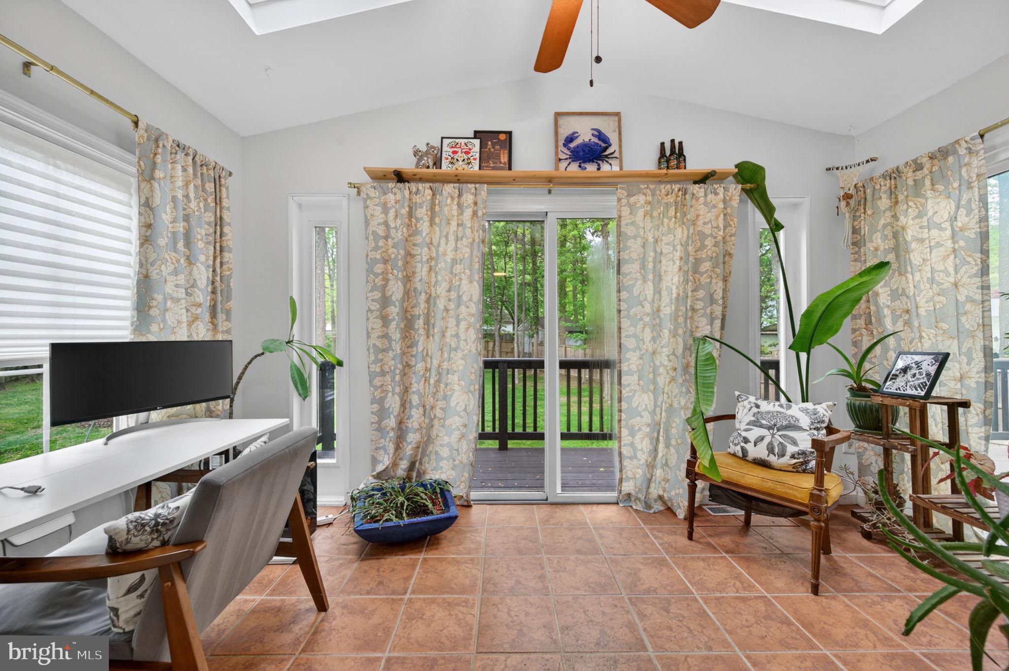 FRANKLIN MANOR BEACH - Residential