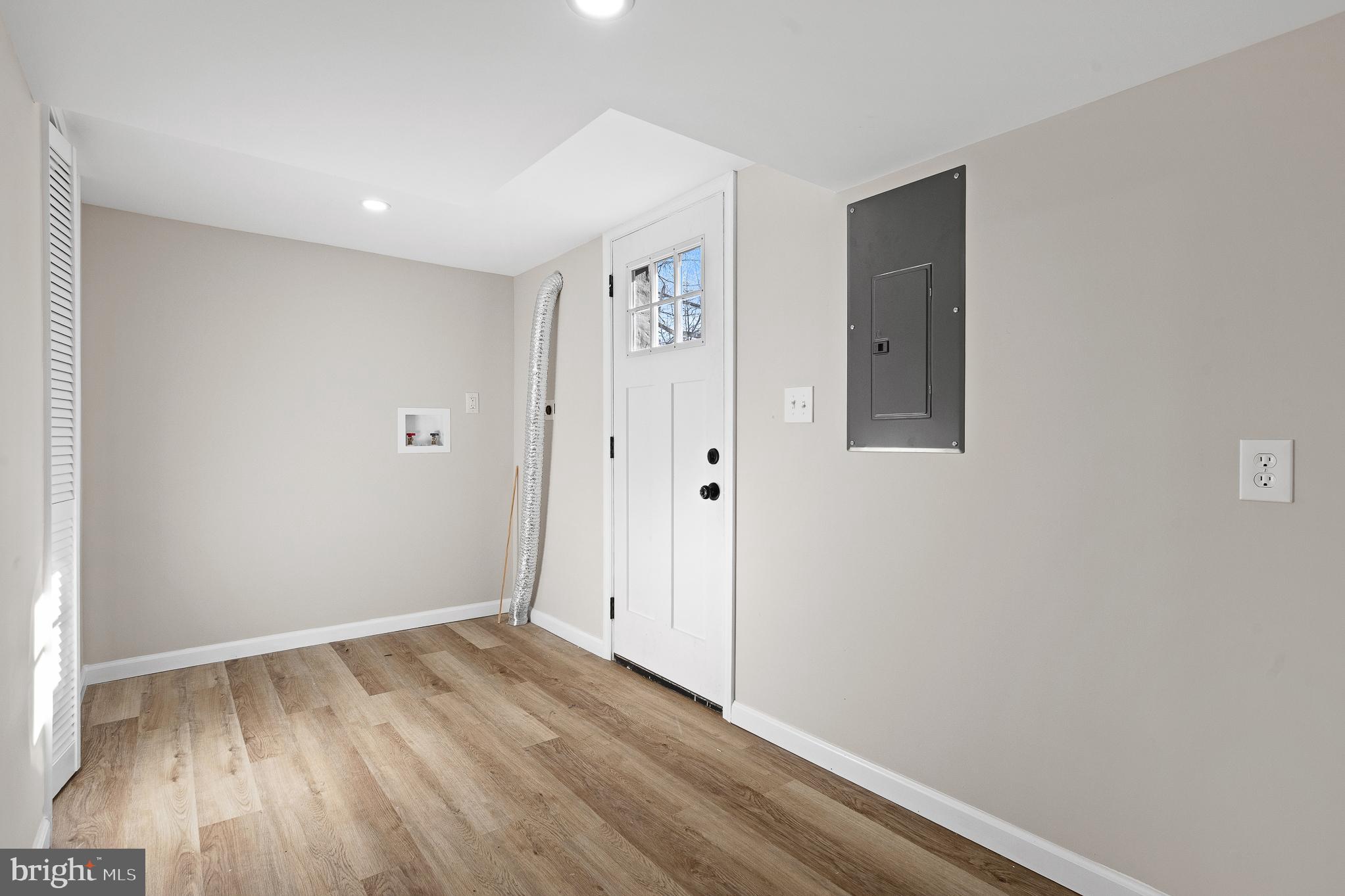 LANDOVER HILLS - Residential