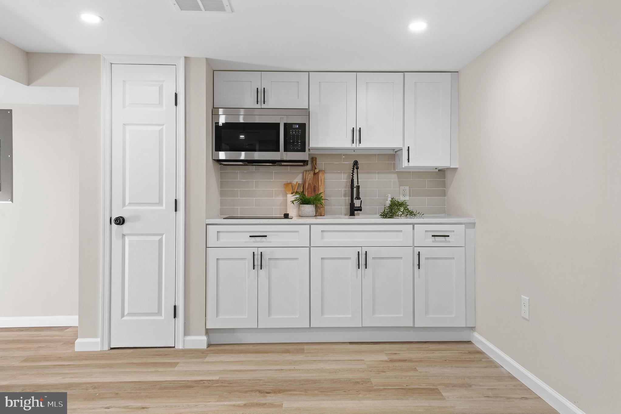 LANDOVER HILLS - Residential