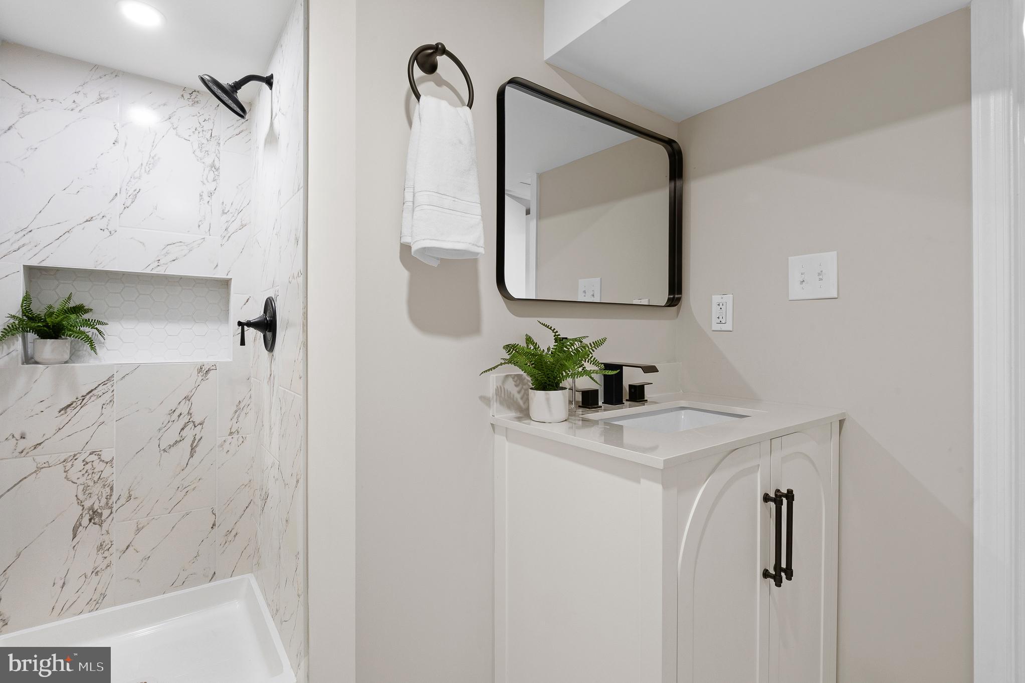 LANDOVER HILLS - Residential