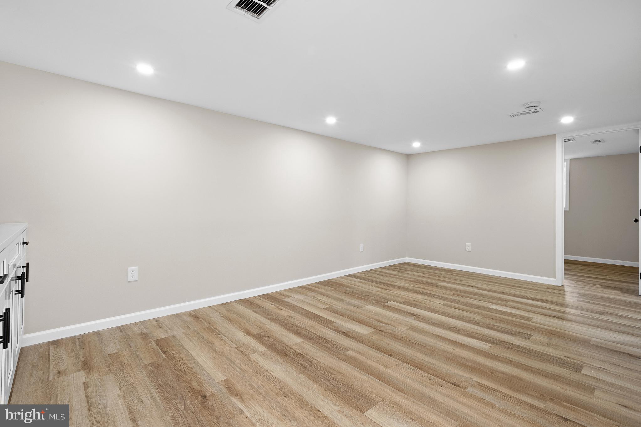 LANDOVER HILLS - Residential