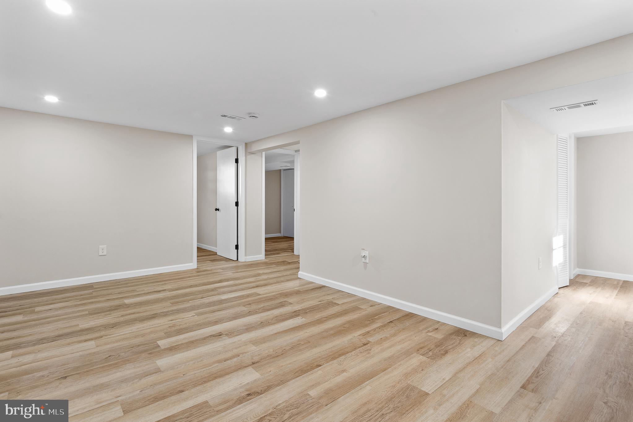 LANDOVER HILLS - Residential