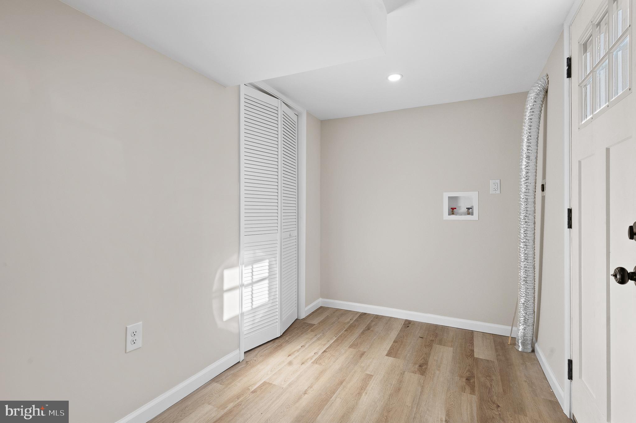 LANDOVER HILLS - Residential