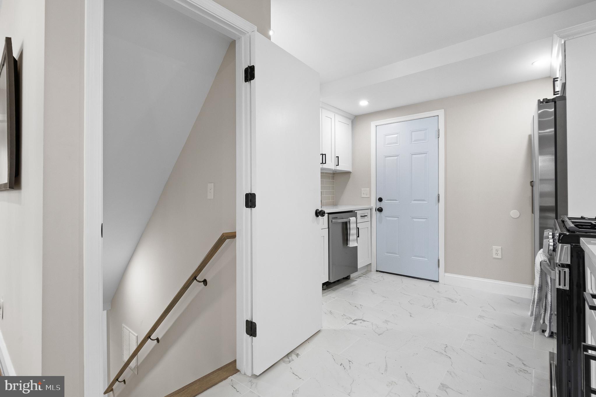 LANDOVER HILLS - Residential