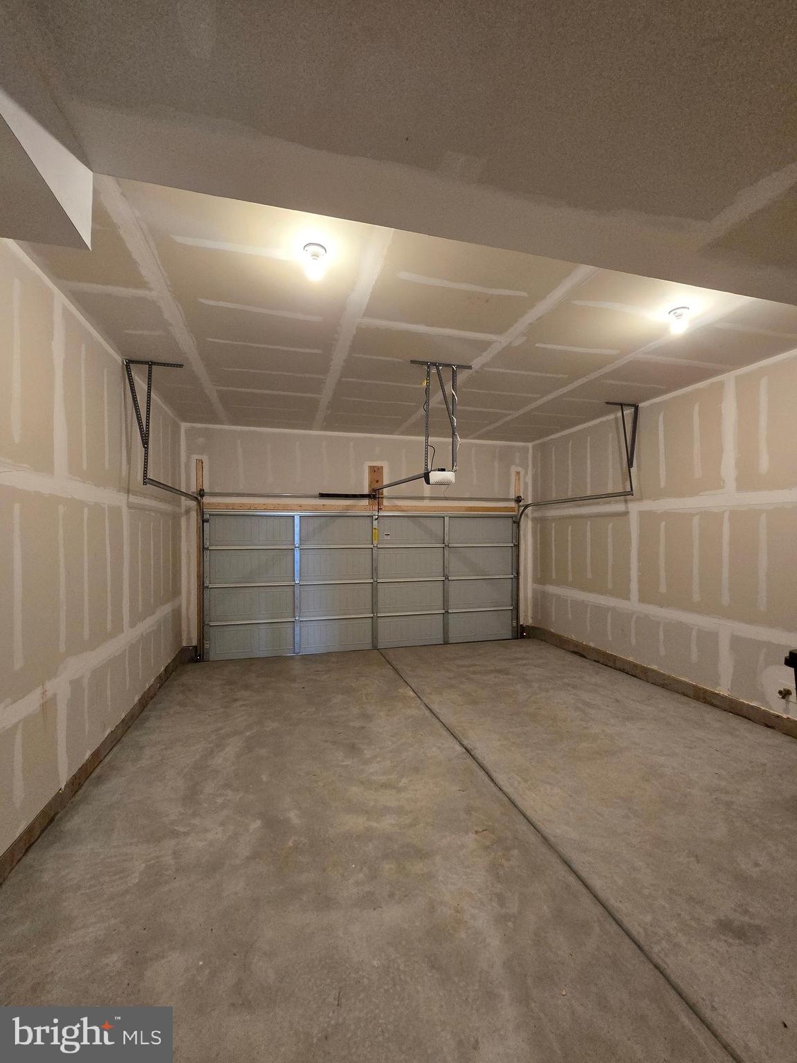 COVENTRY CHASE - Residential Lease