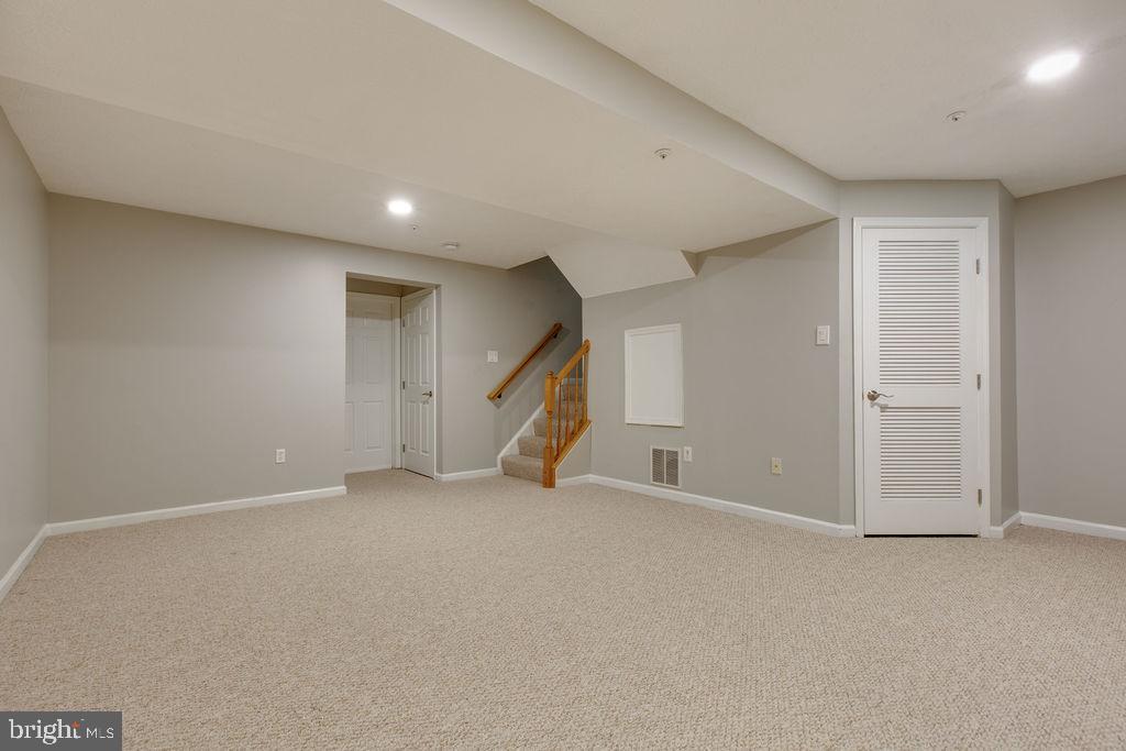 8702 CRESTHILL COURT