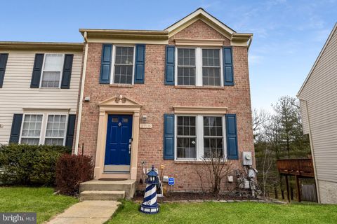 Townhouse For Sale - 2715 Piscataway Run Dr Drive<br/> ODENTON, MD 21113