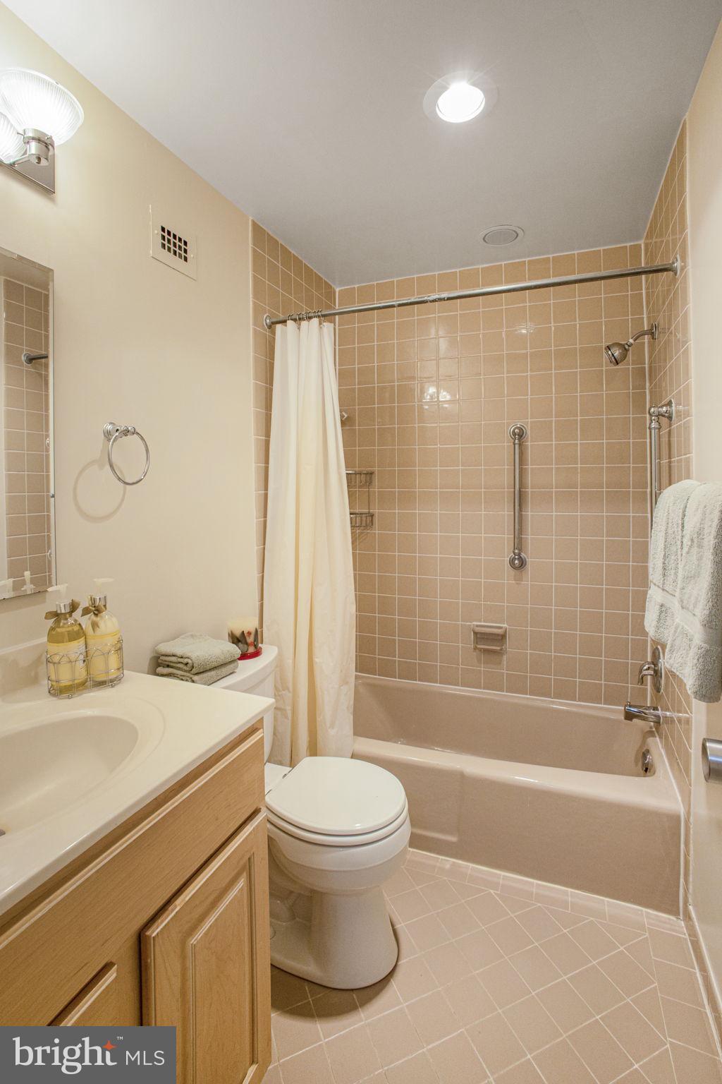 RADNOR - FORT MYER HEIGHTS - Residential