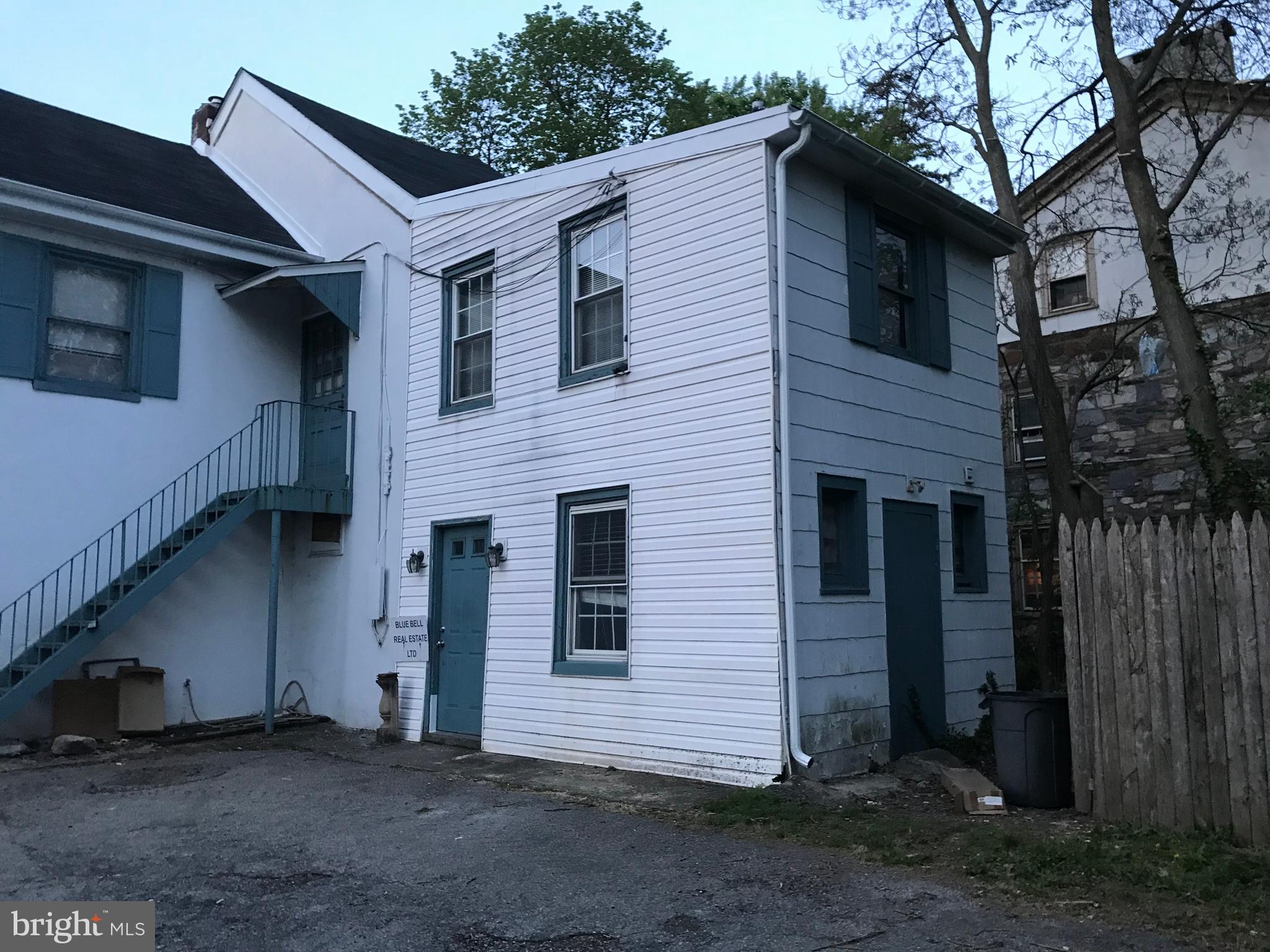 2 E GERMANTOWN PIKE