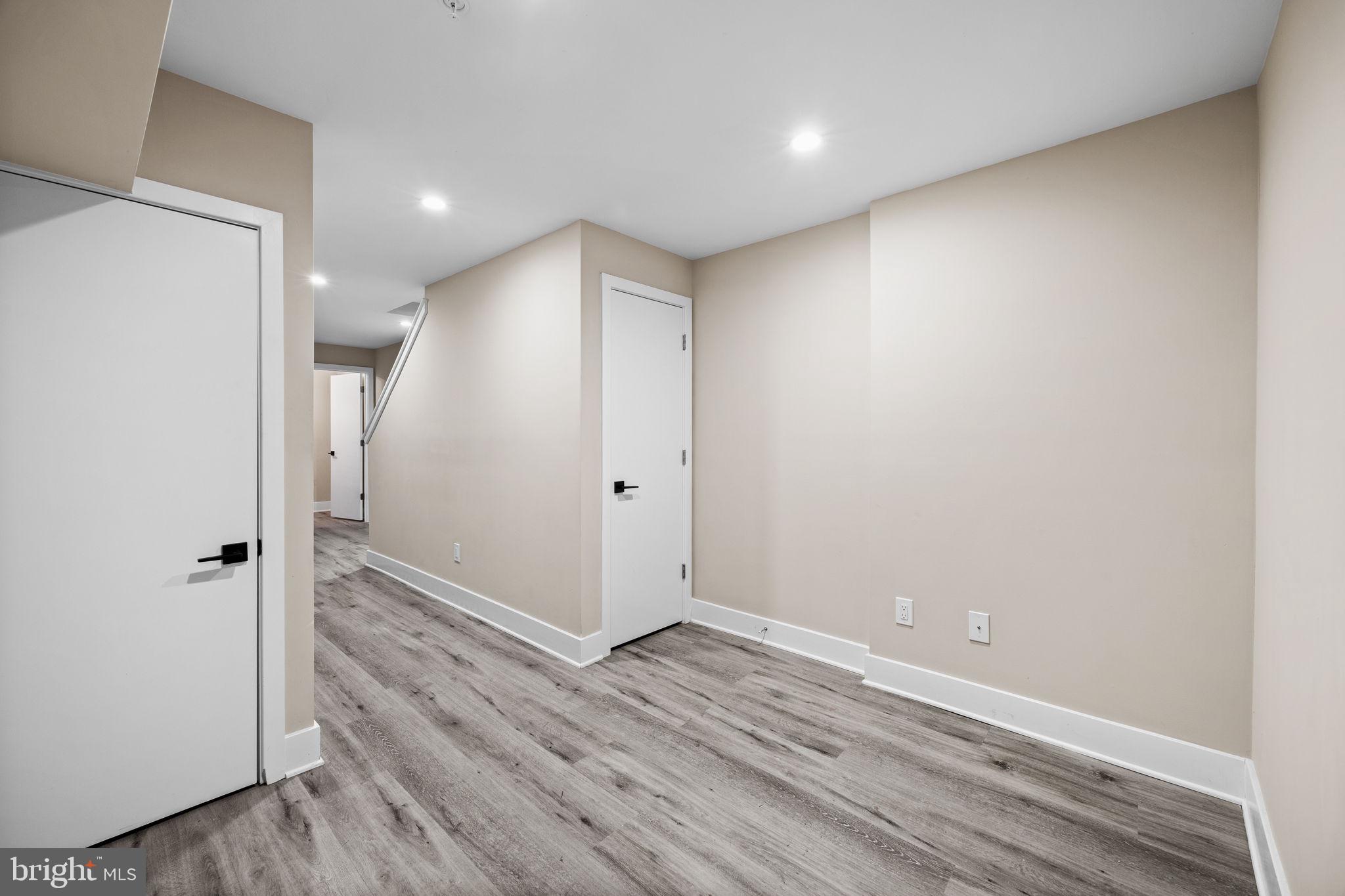 POINT BREEZE - Residential