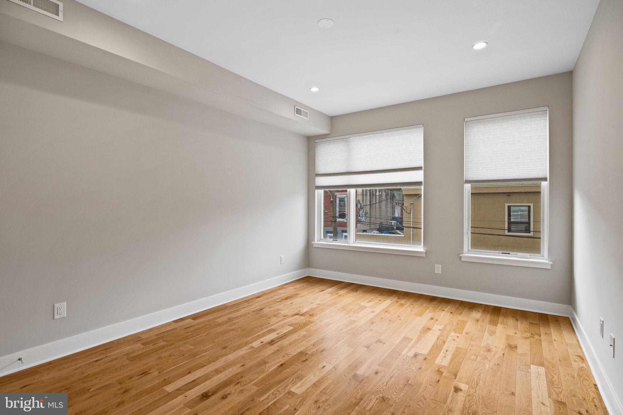 POINT BREEZE - Residential