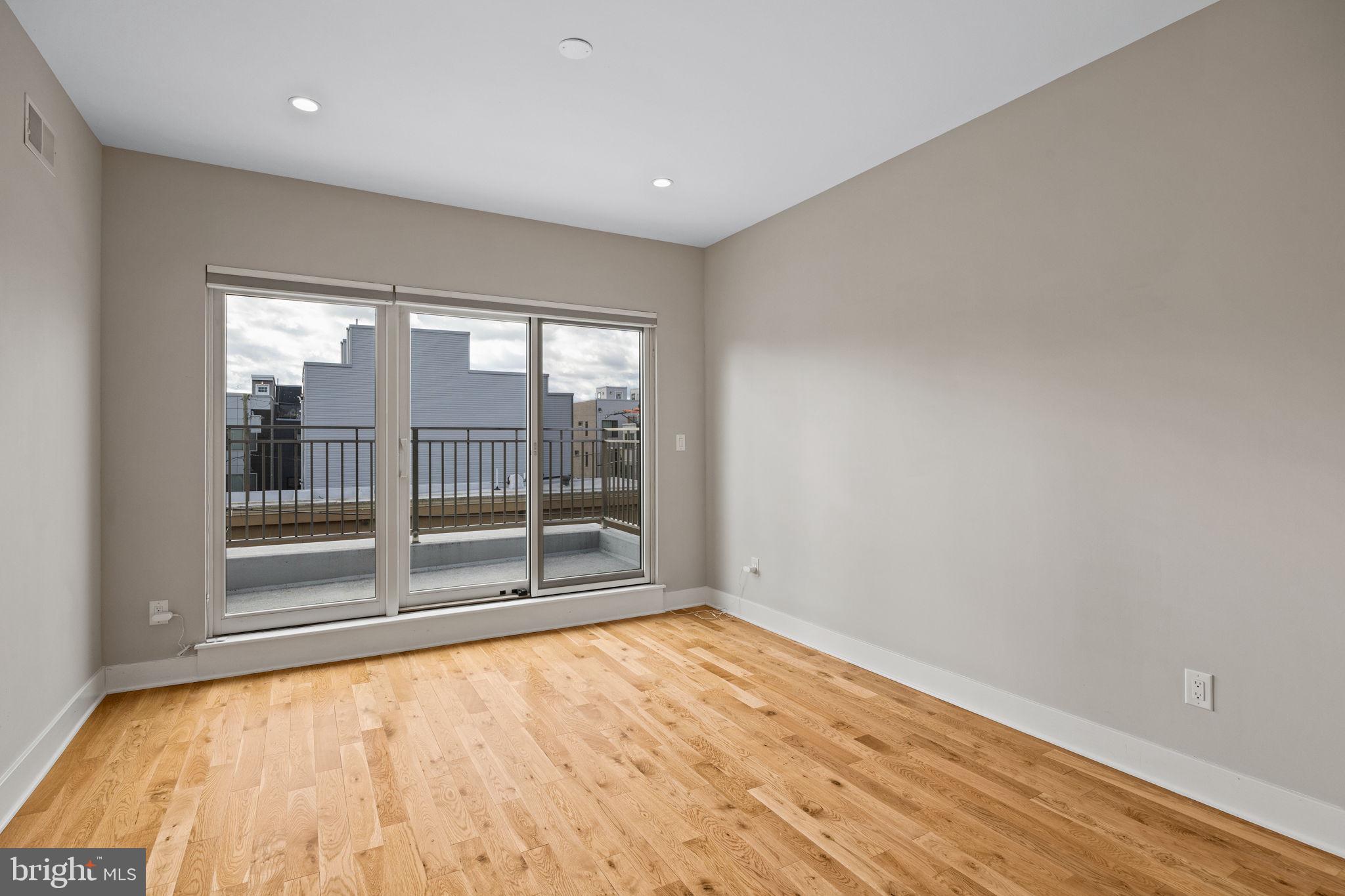 POINT BREEZE - Residential