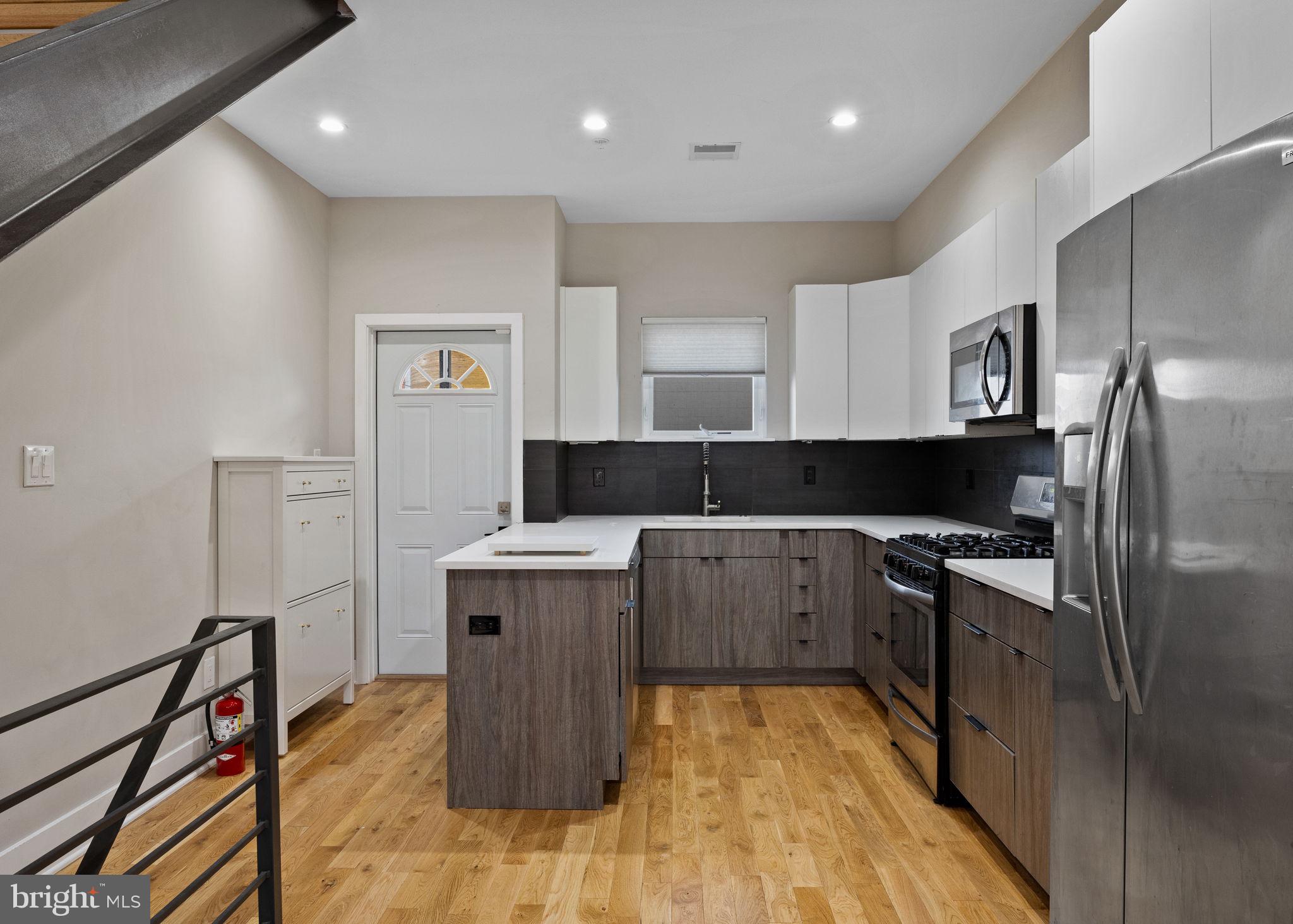 POINT BREEZE - Residential