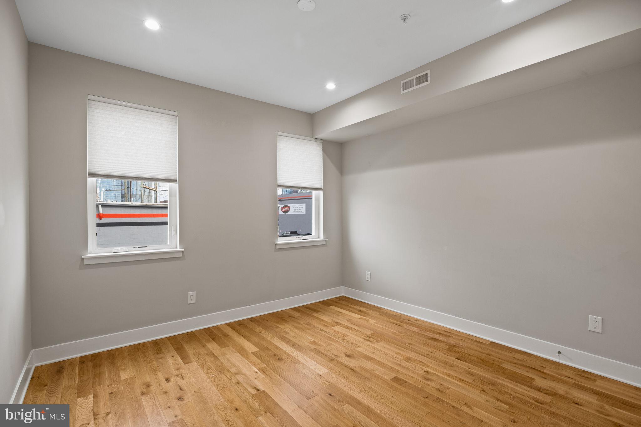 POINT BREEZE - Residential