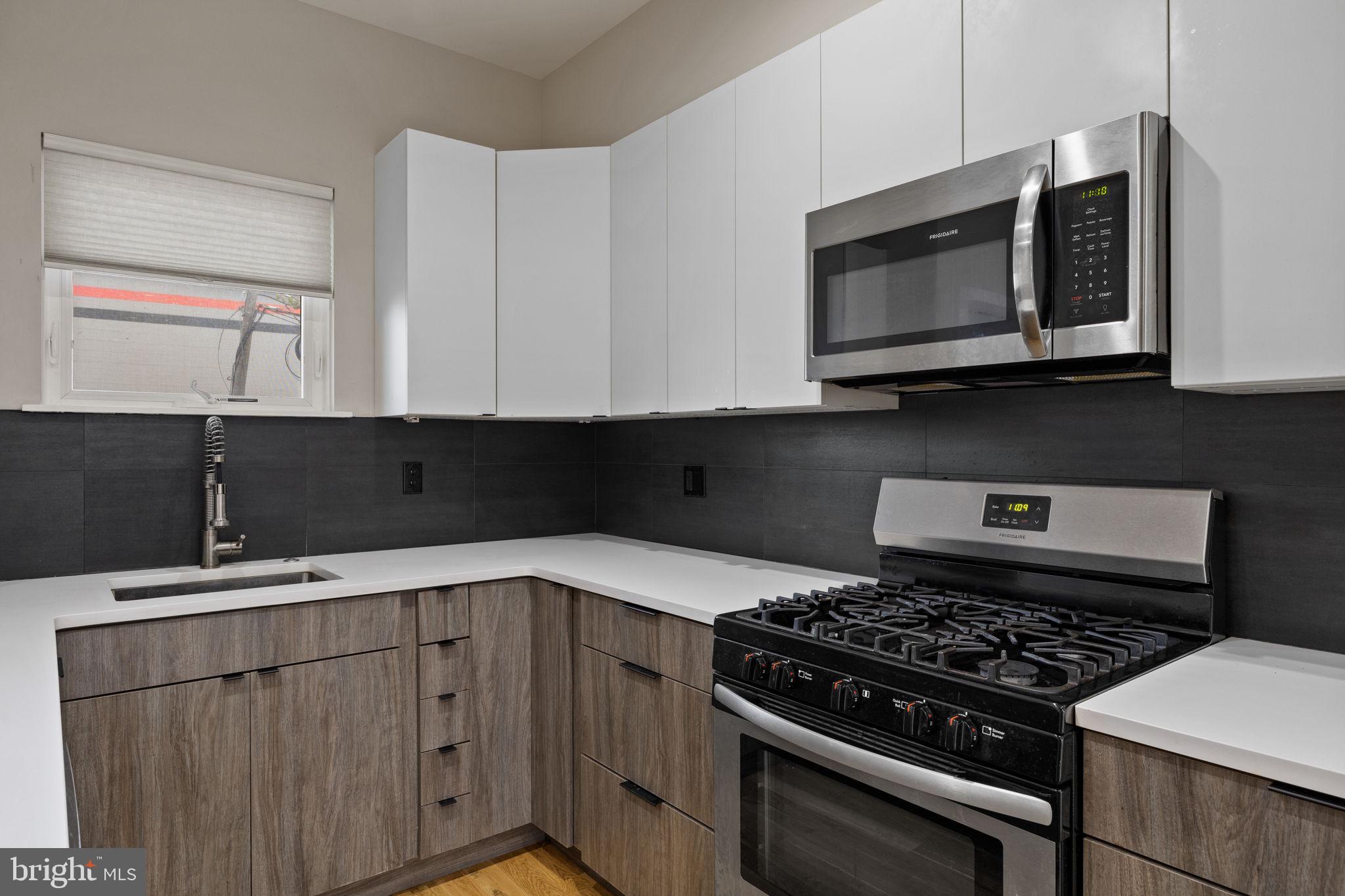 POINT BREEZE - Residential