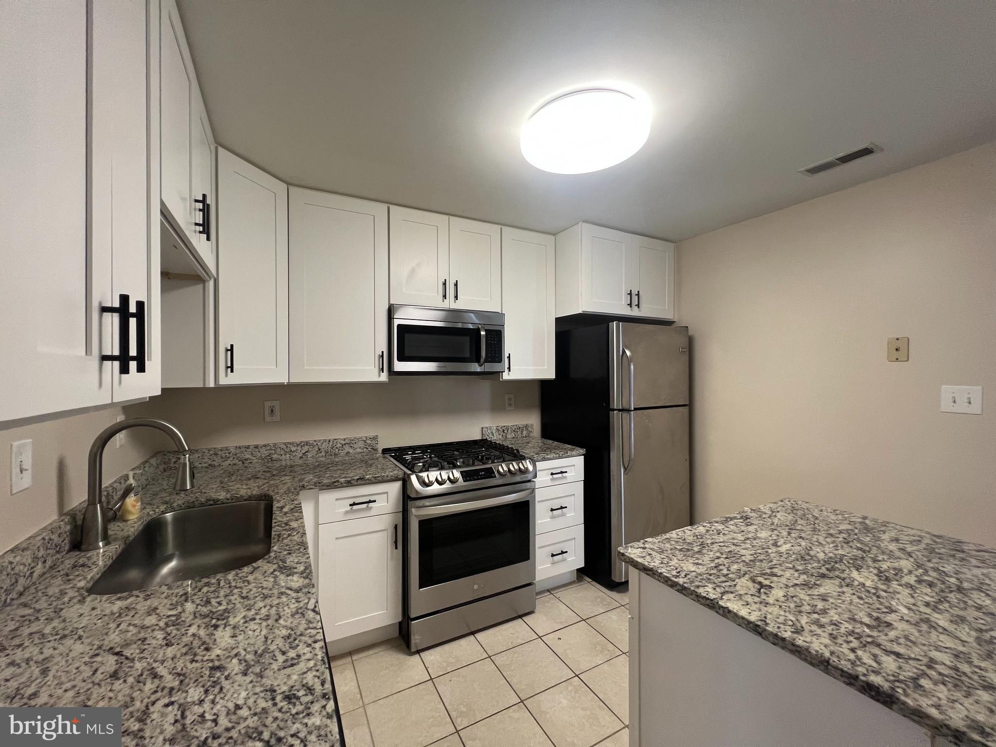 MEADOWS AT WHITE OAK SUB - Residential Lease