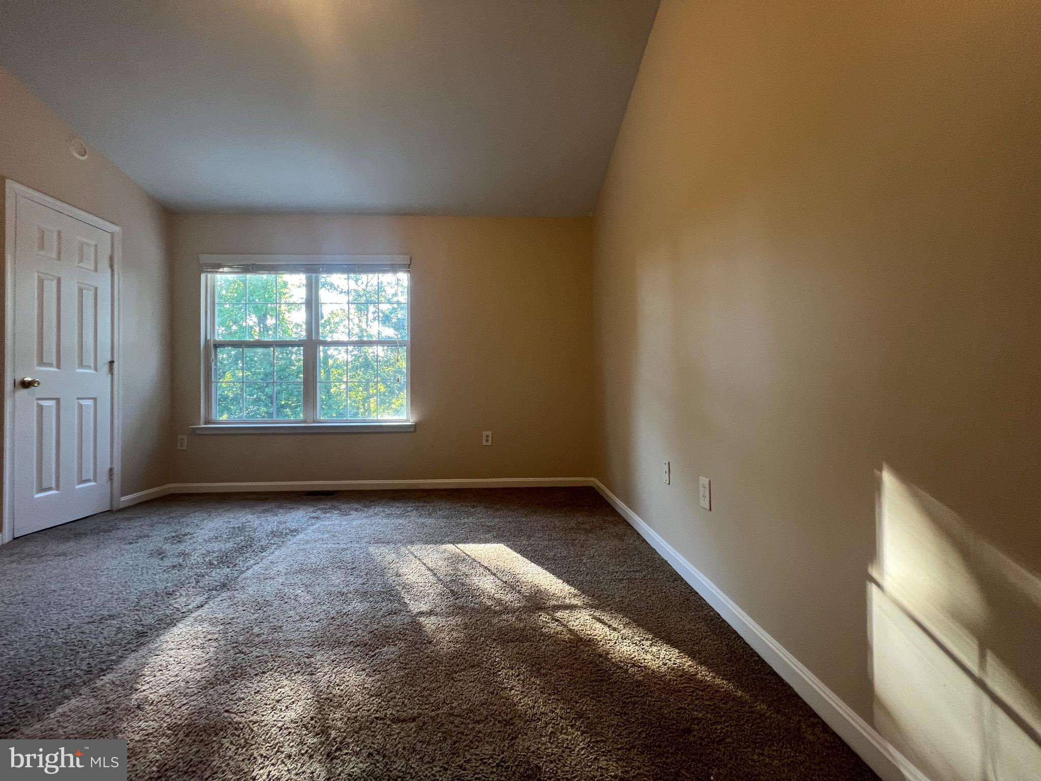 MEADOWS AT WHITE OAK SUB - Residential Lease