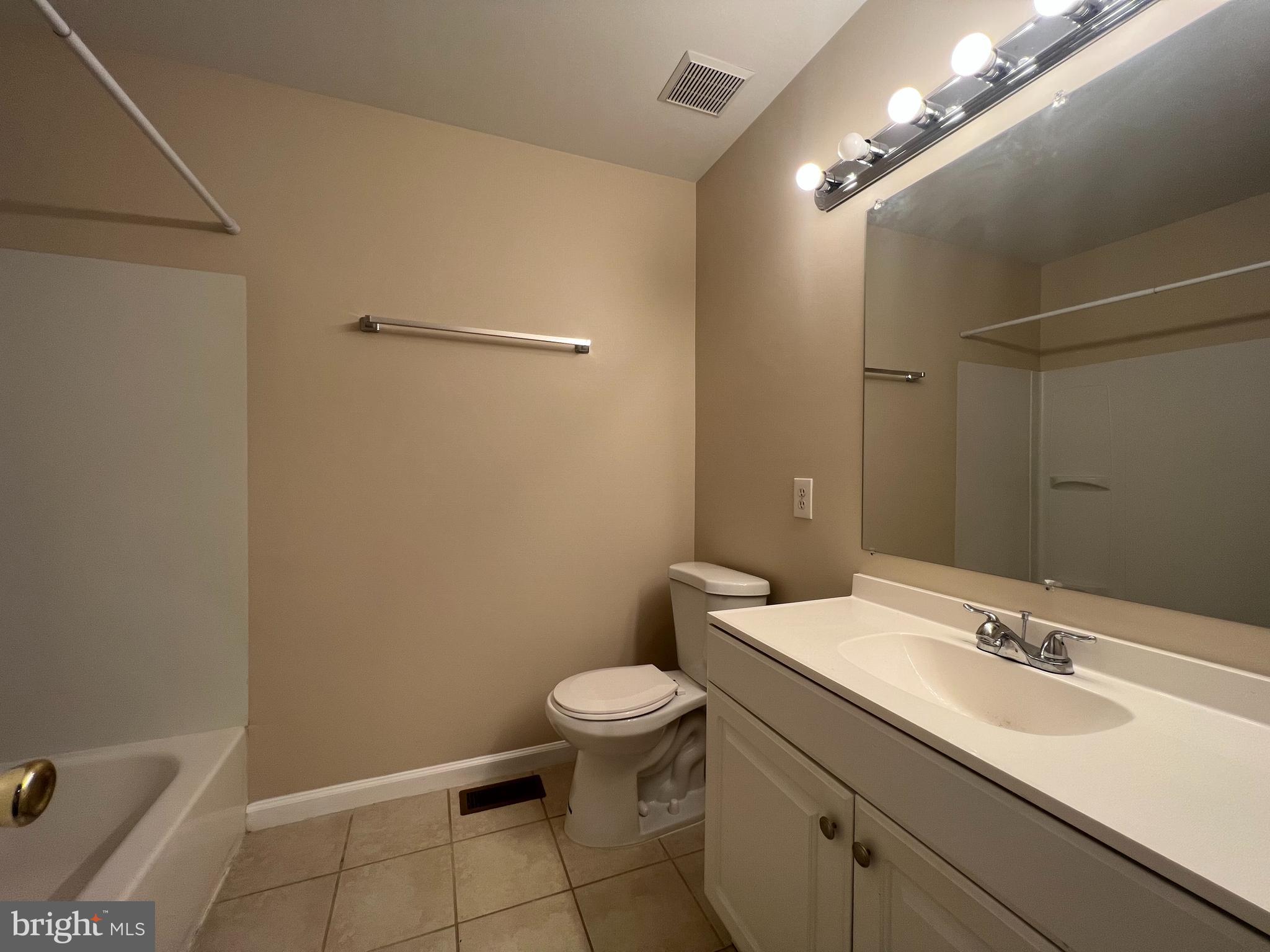 MEADOWS AT WHITE OAK SUB - Residential Lease