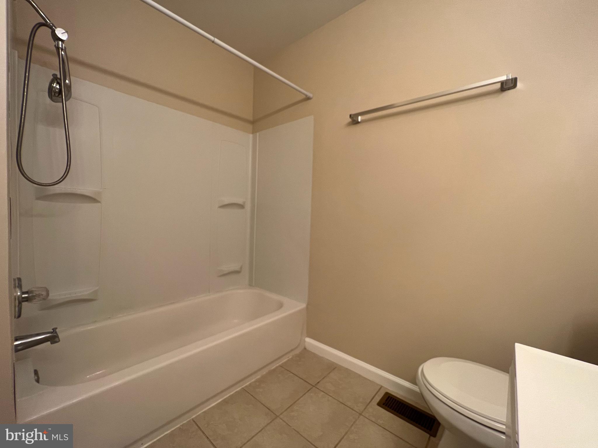 MEADOWS AT WHITE OAK SUB - Residential Lease