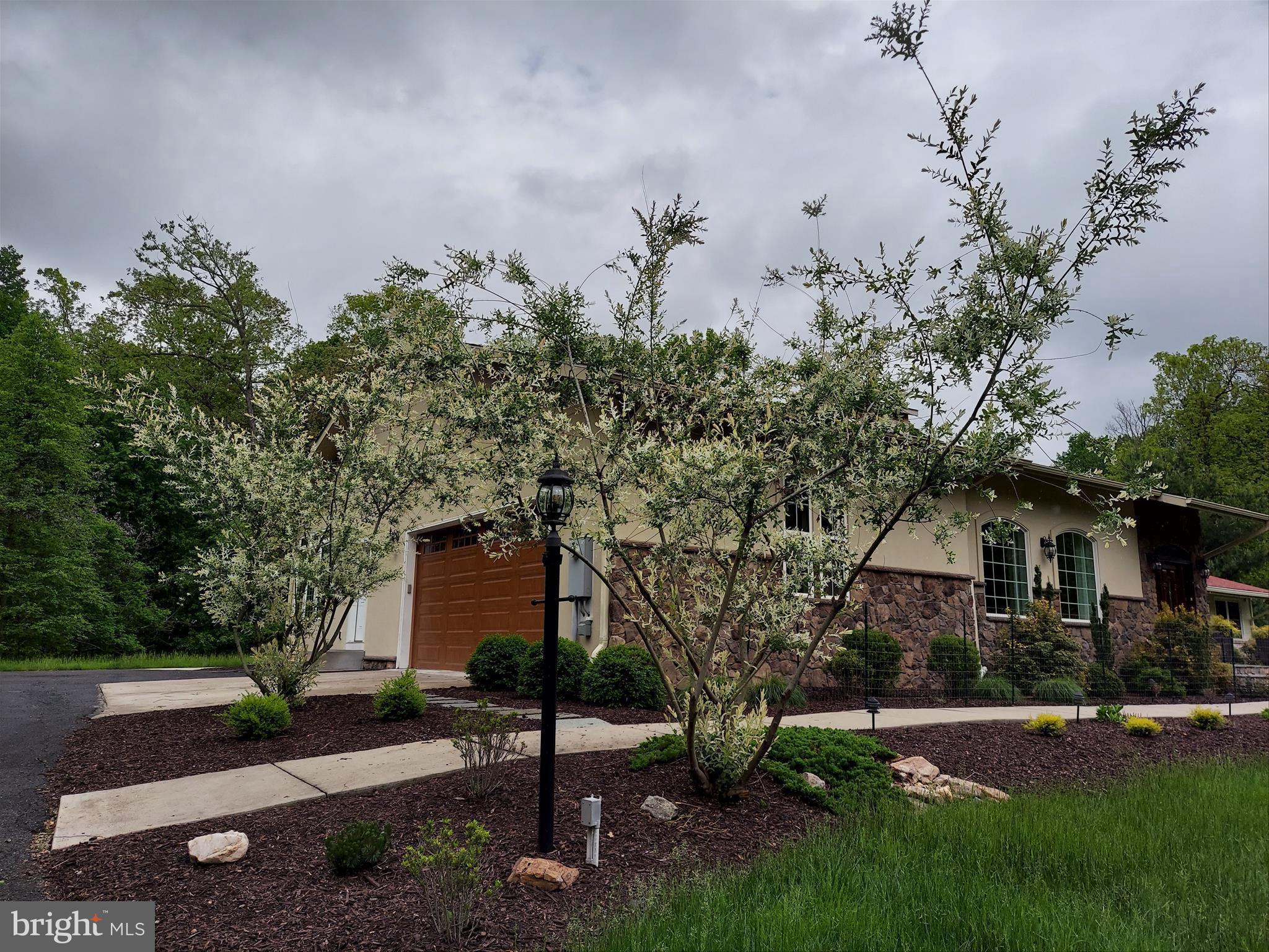 VELVET RIDGE - Residential