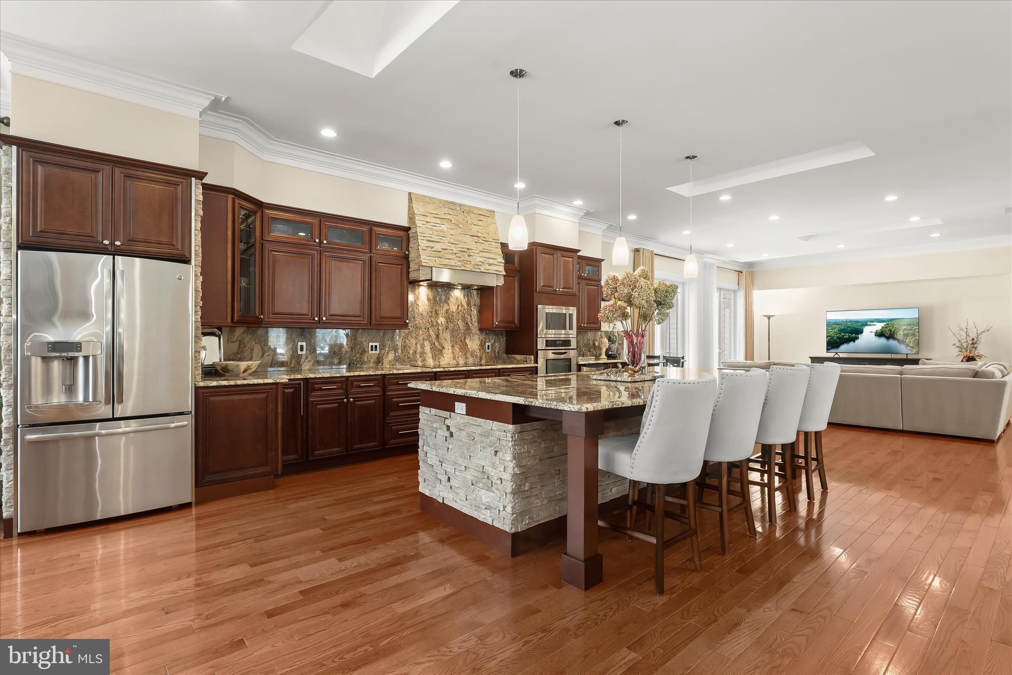 VELVET RIDGE - Residential