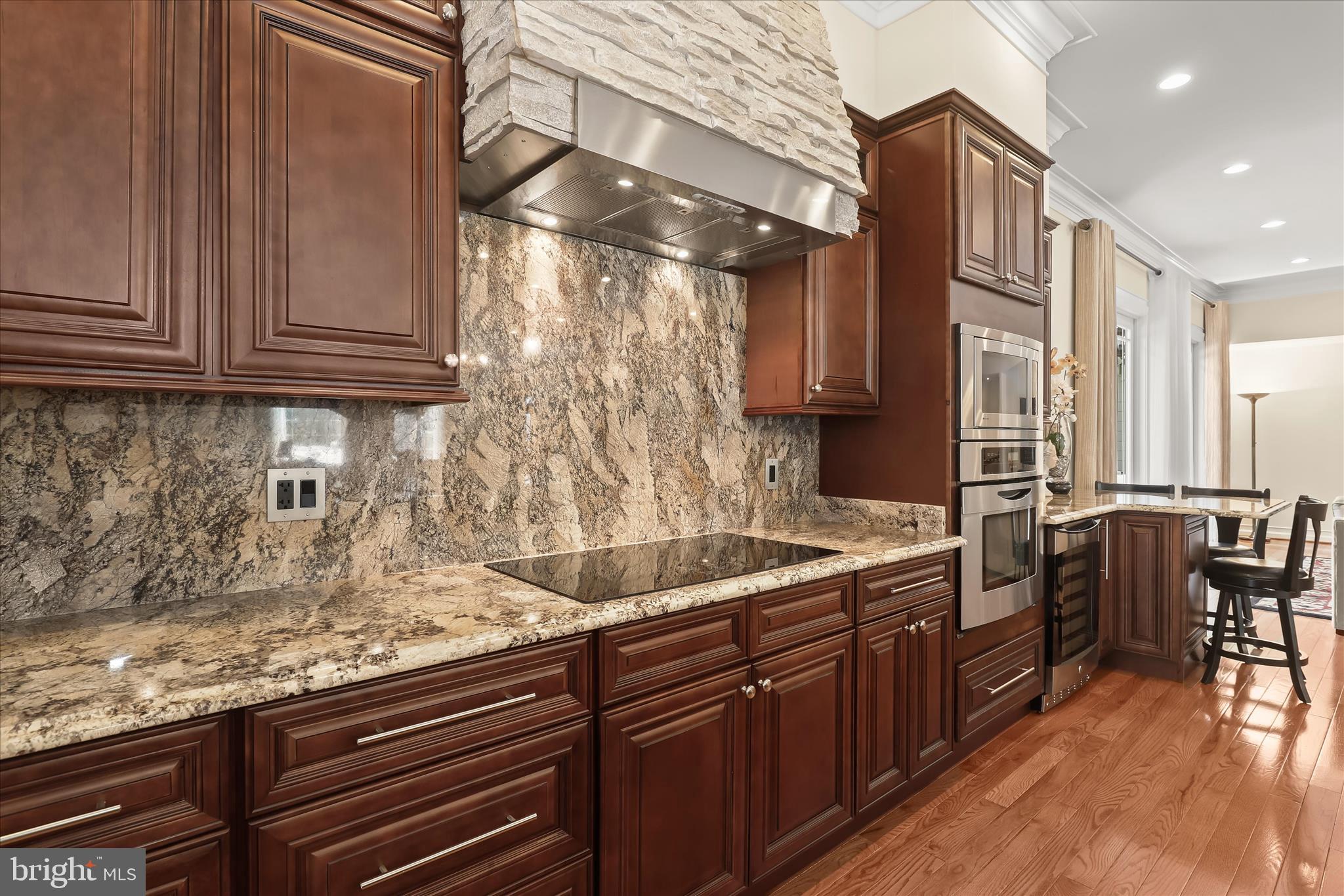 VELVET RIDGE - Residential