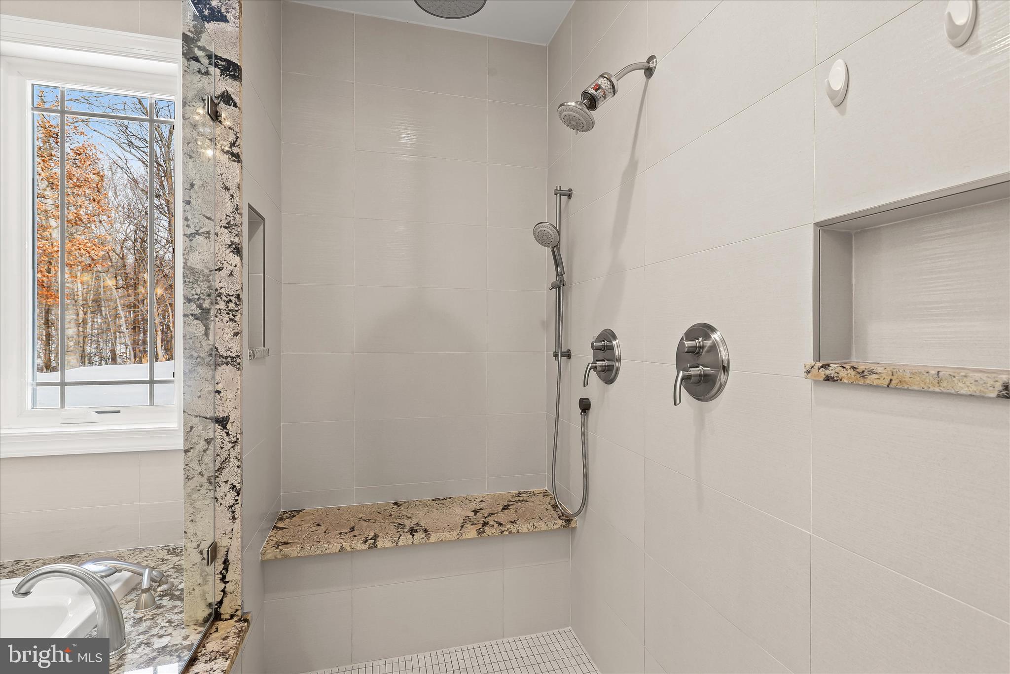 VELVET RIDGE - Residential