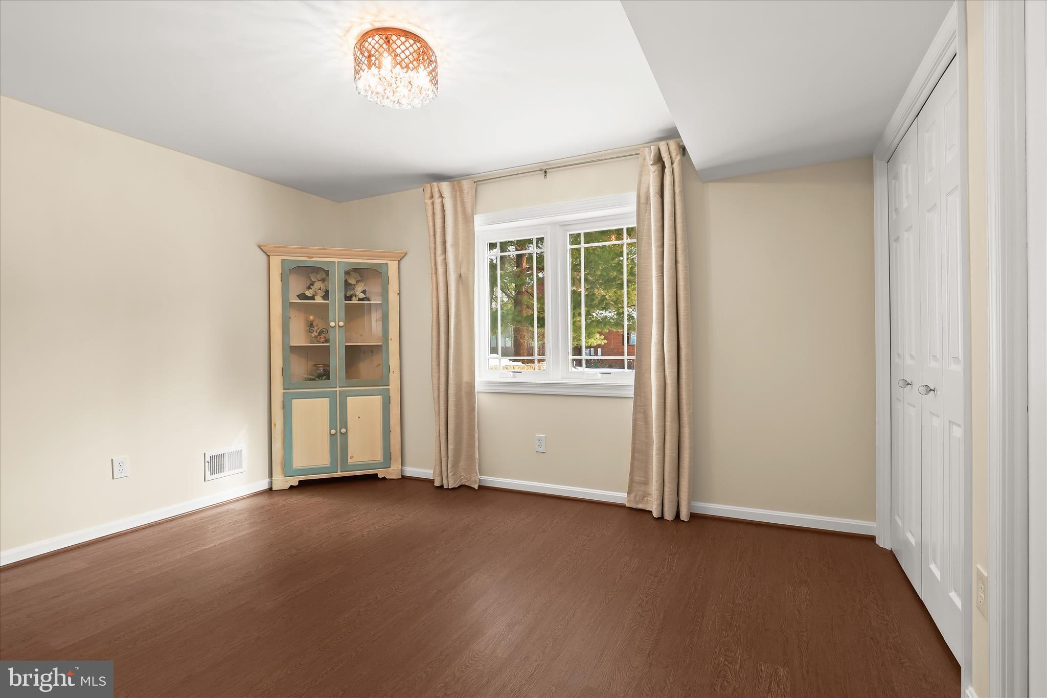 VELVET RIDGE - Residential