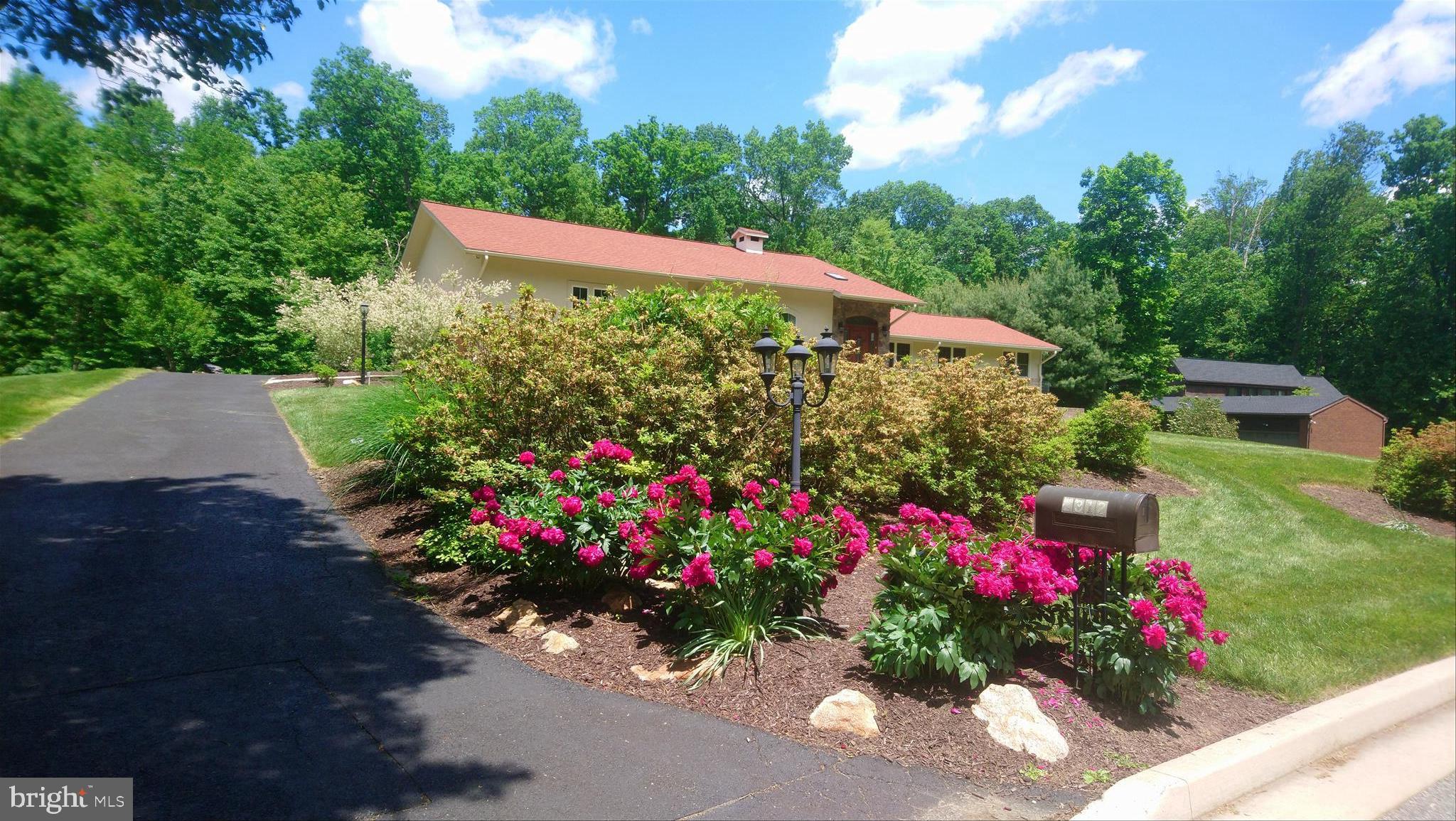 VELVET RIDGE - Residential