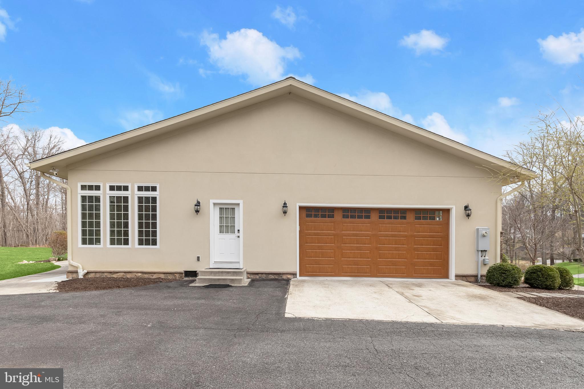 VELVET RIDGE - Residential