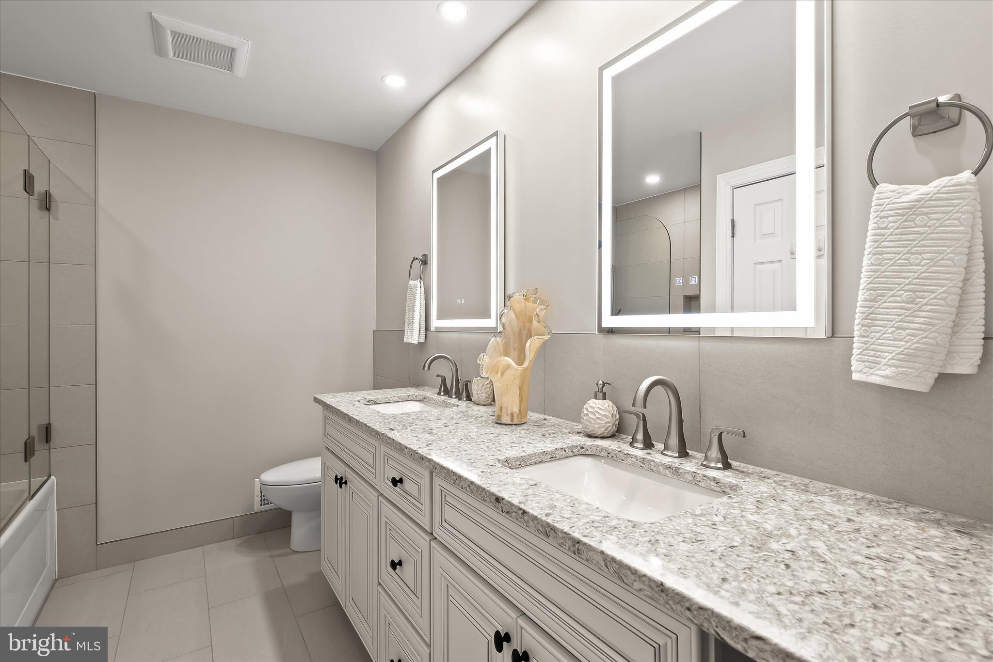 VELVET RIDGE - Residential