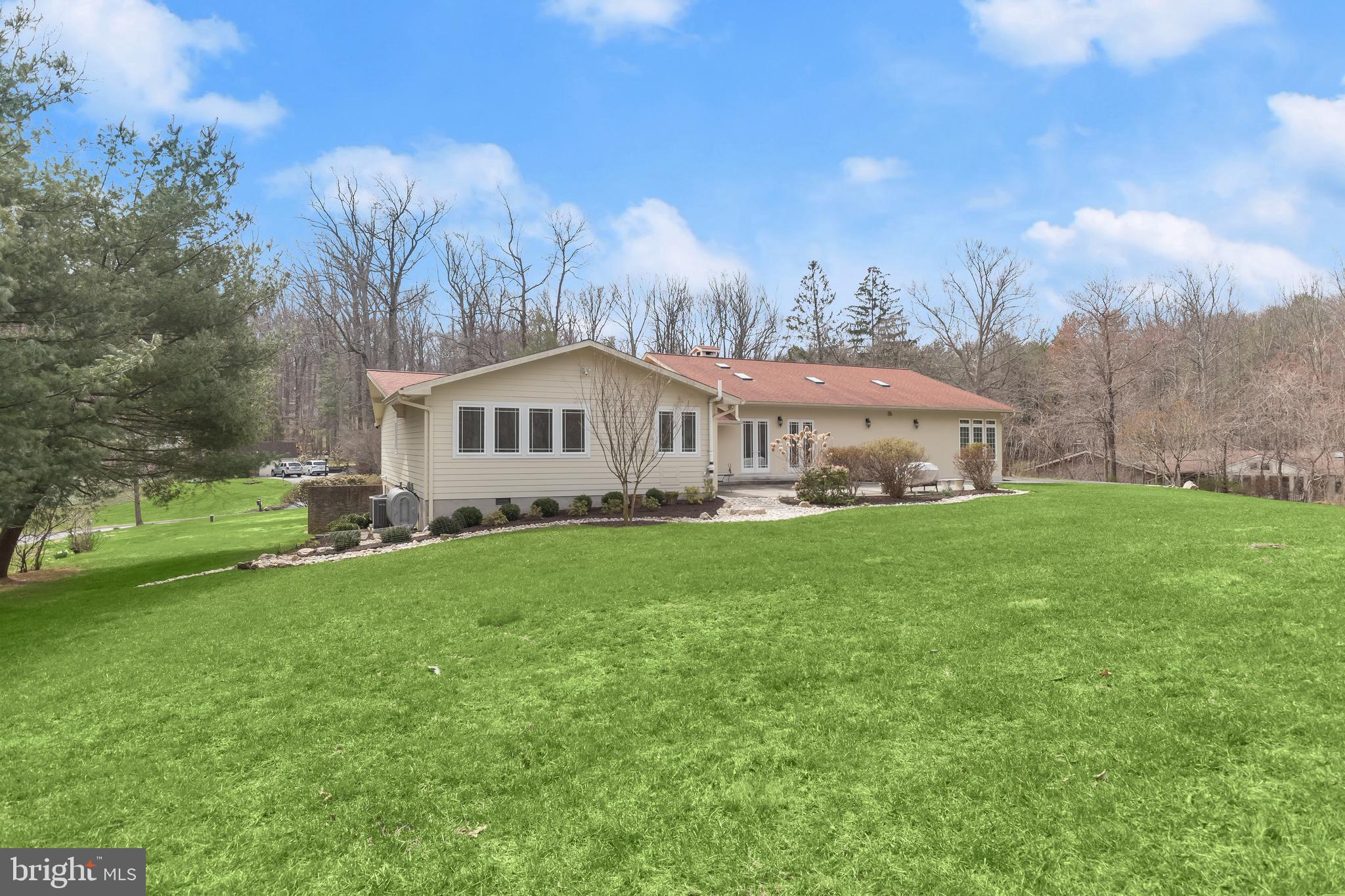 VELVET RIDGE - Residential