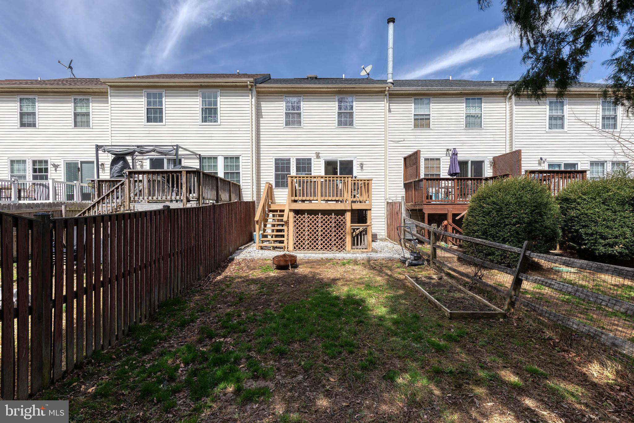 CONSTANT FRIENDSHIP - Residential