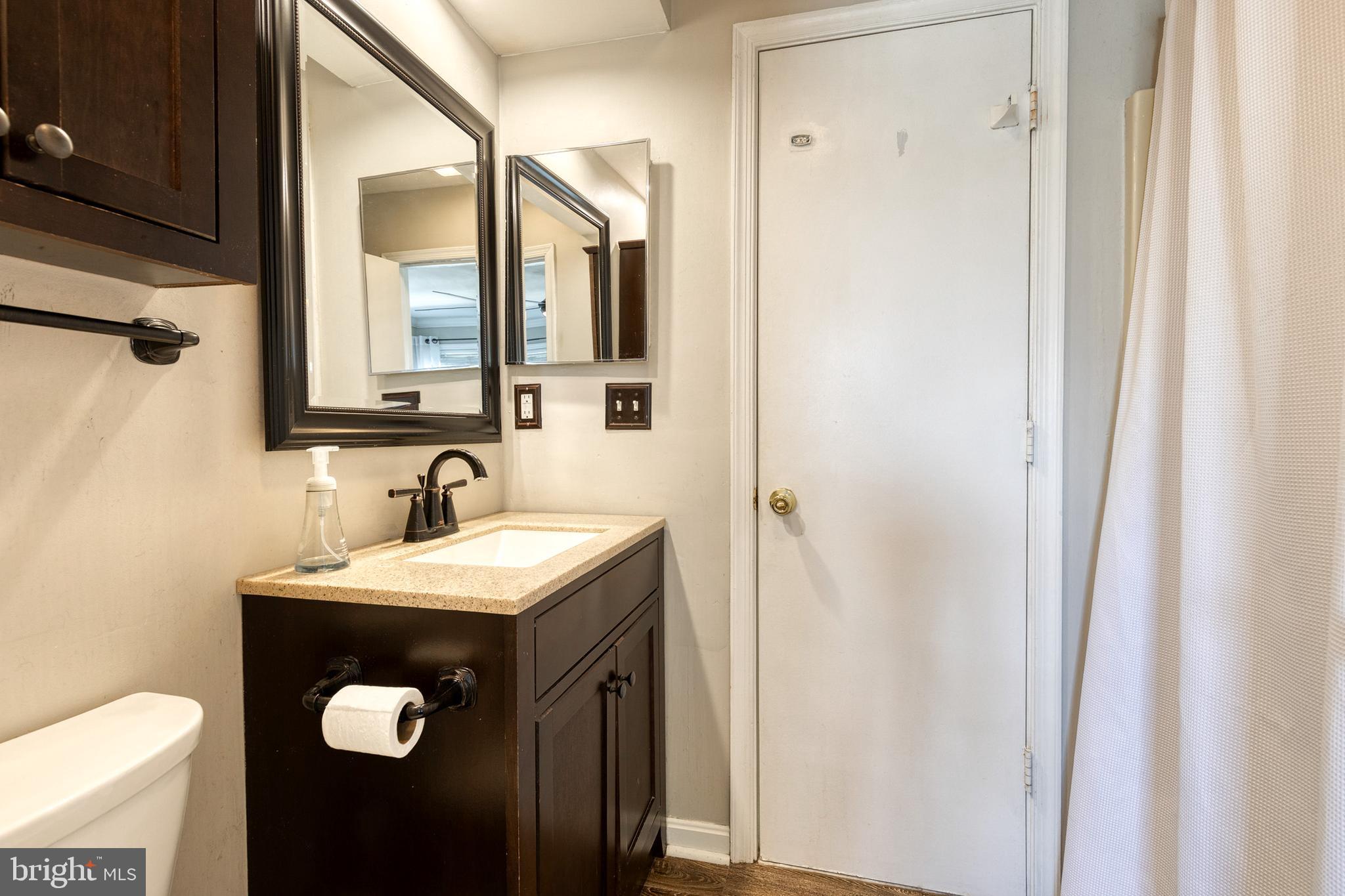 CONSTANT FRIENDSHIP - Residential