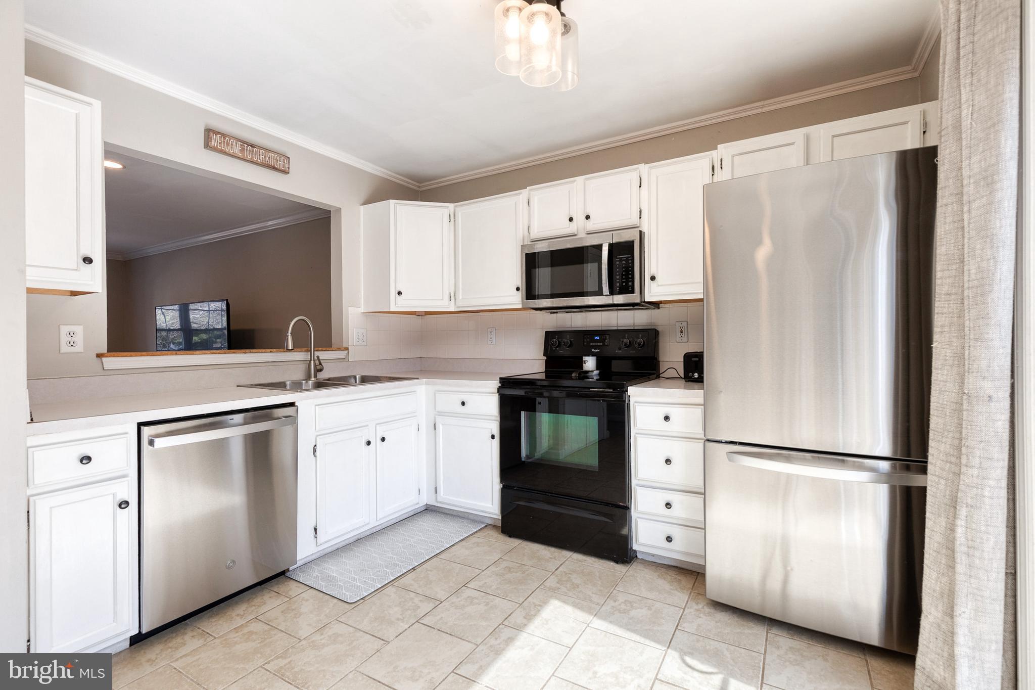 CONSTANT FRIENDSHIP - Residential