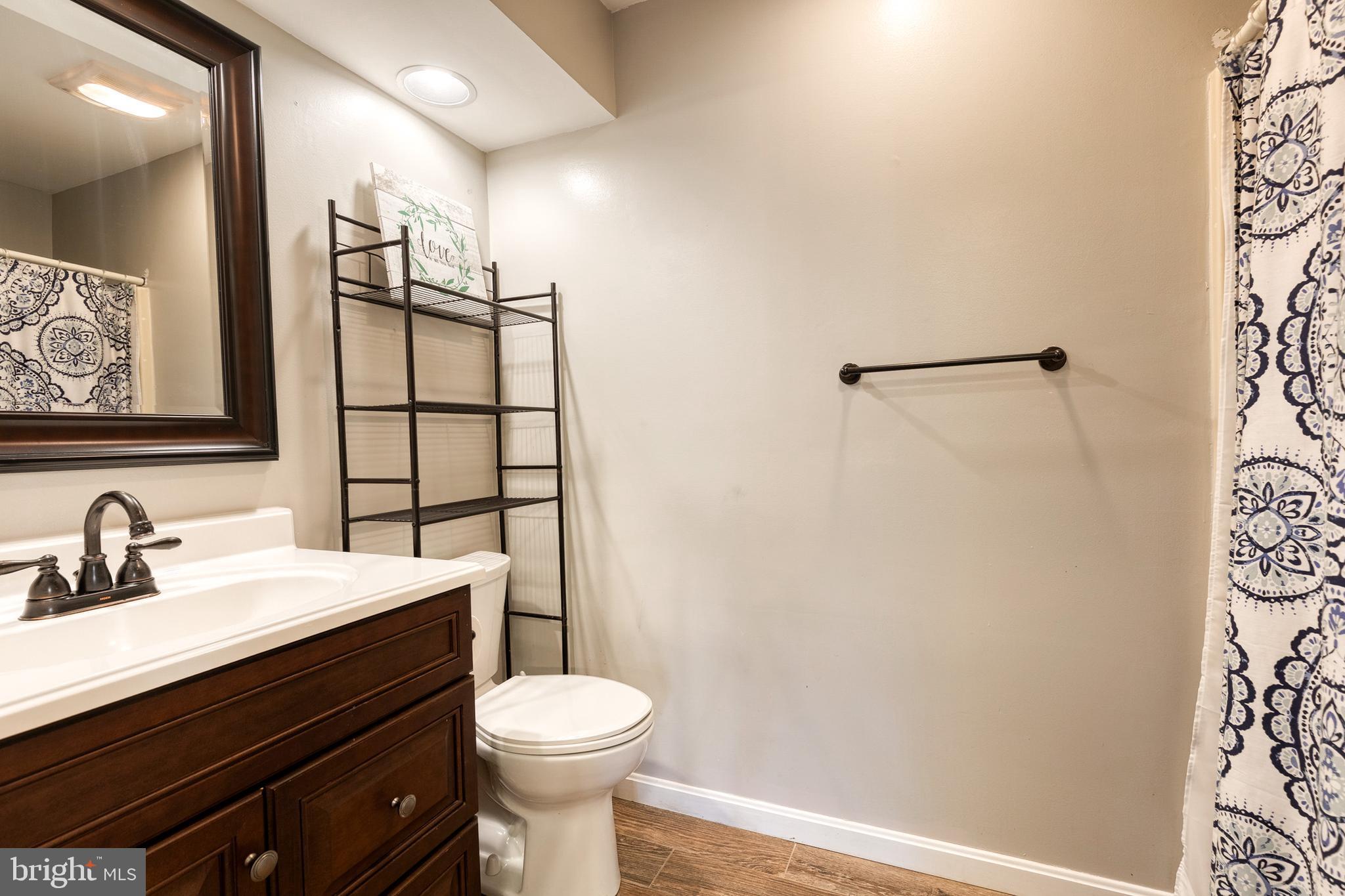 CONSTANT FRIENDSHIP - Residential