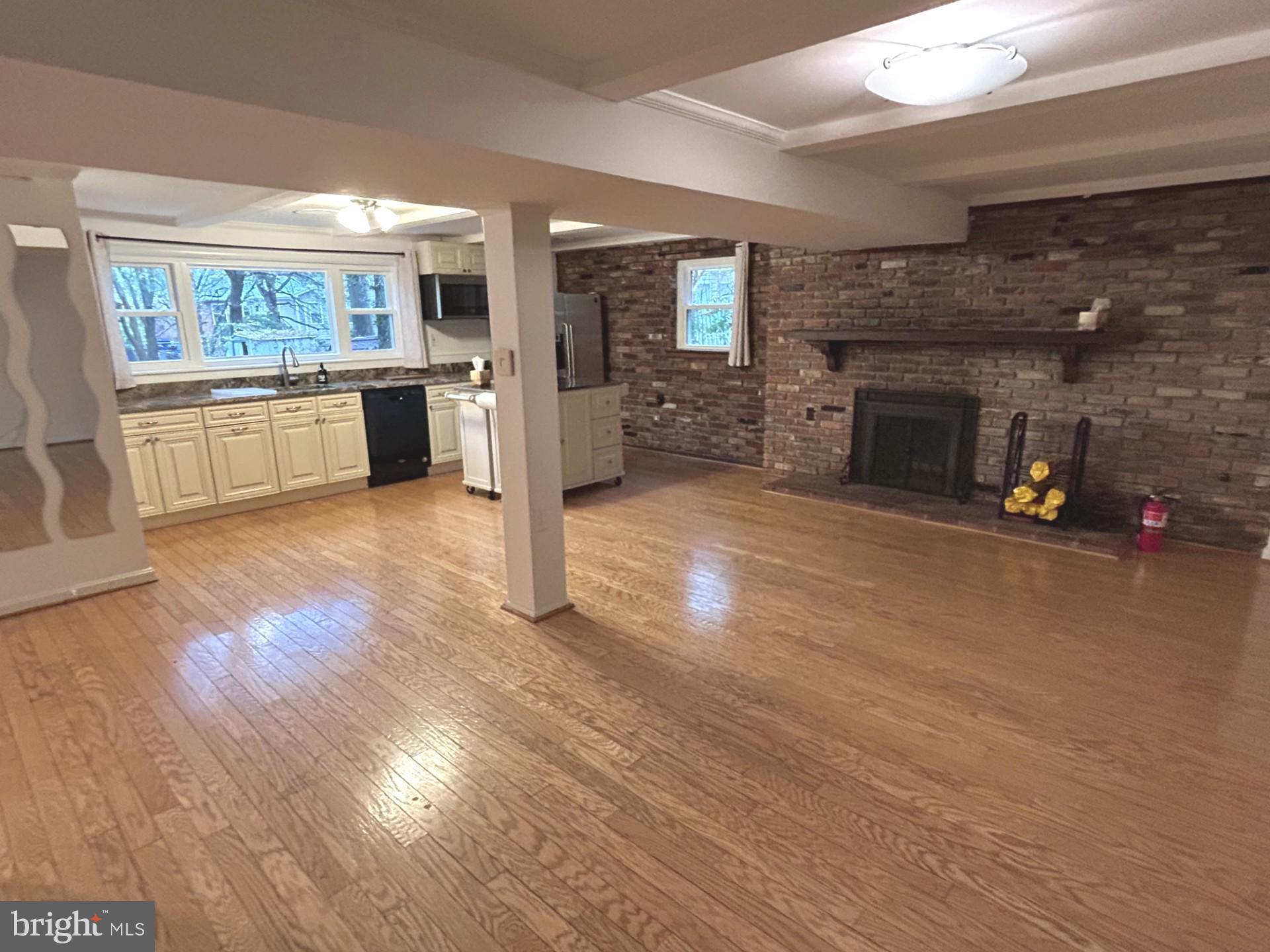 MADISON MANOR - Residential