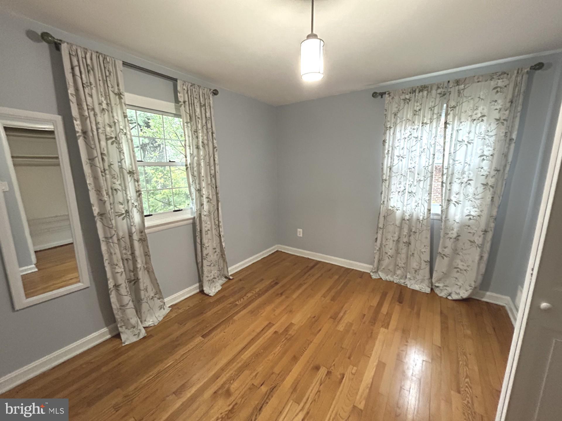 MADISON MANOR - Residential