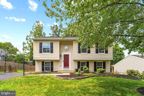 Photo of 42872 Pimlico Way, ASHBURN, VA 20147 (MLS # VALO2131636)