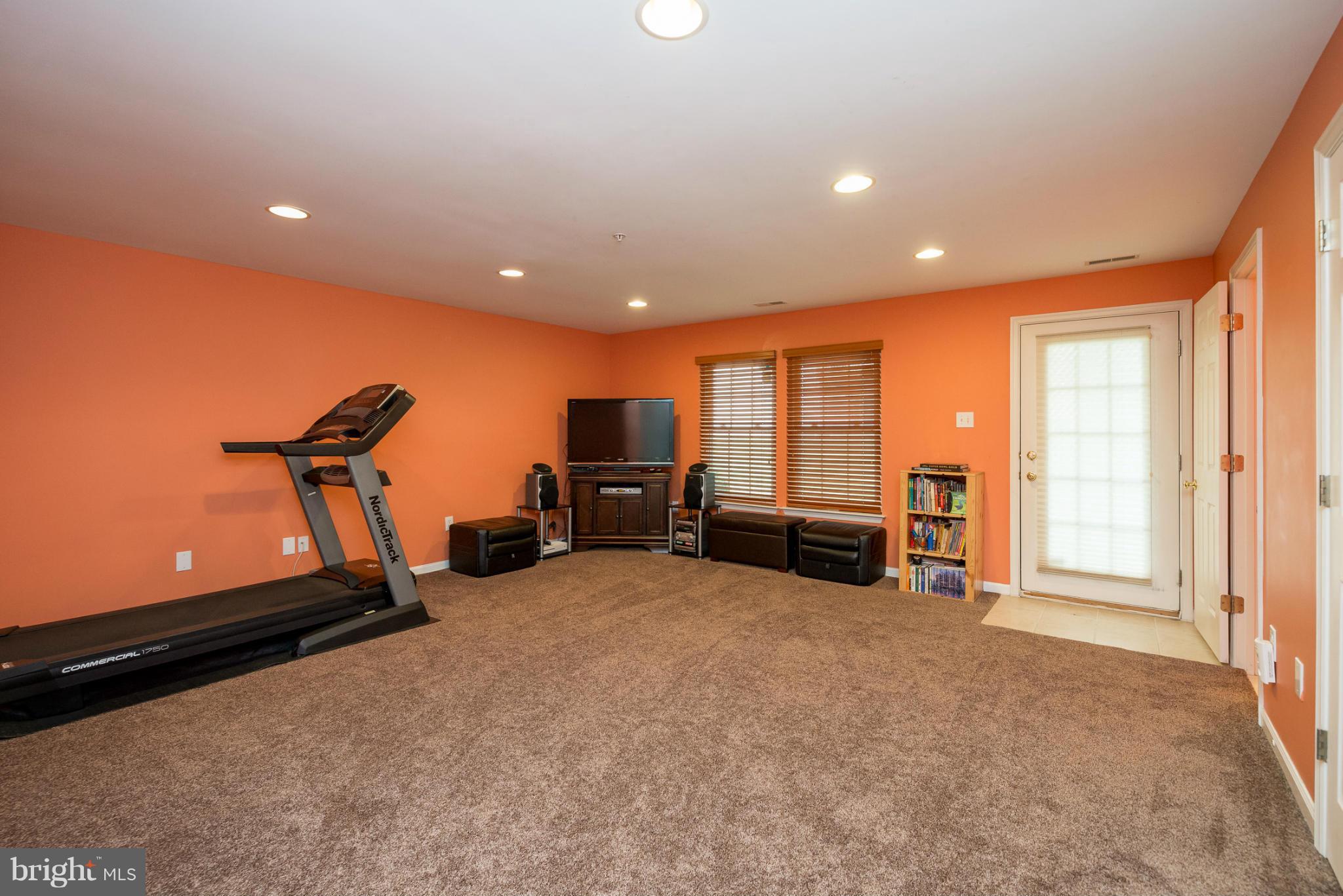 HOLLIFIELD STATION - Residential