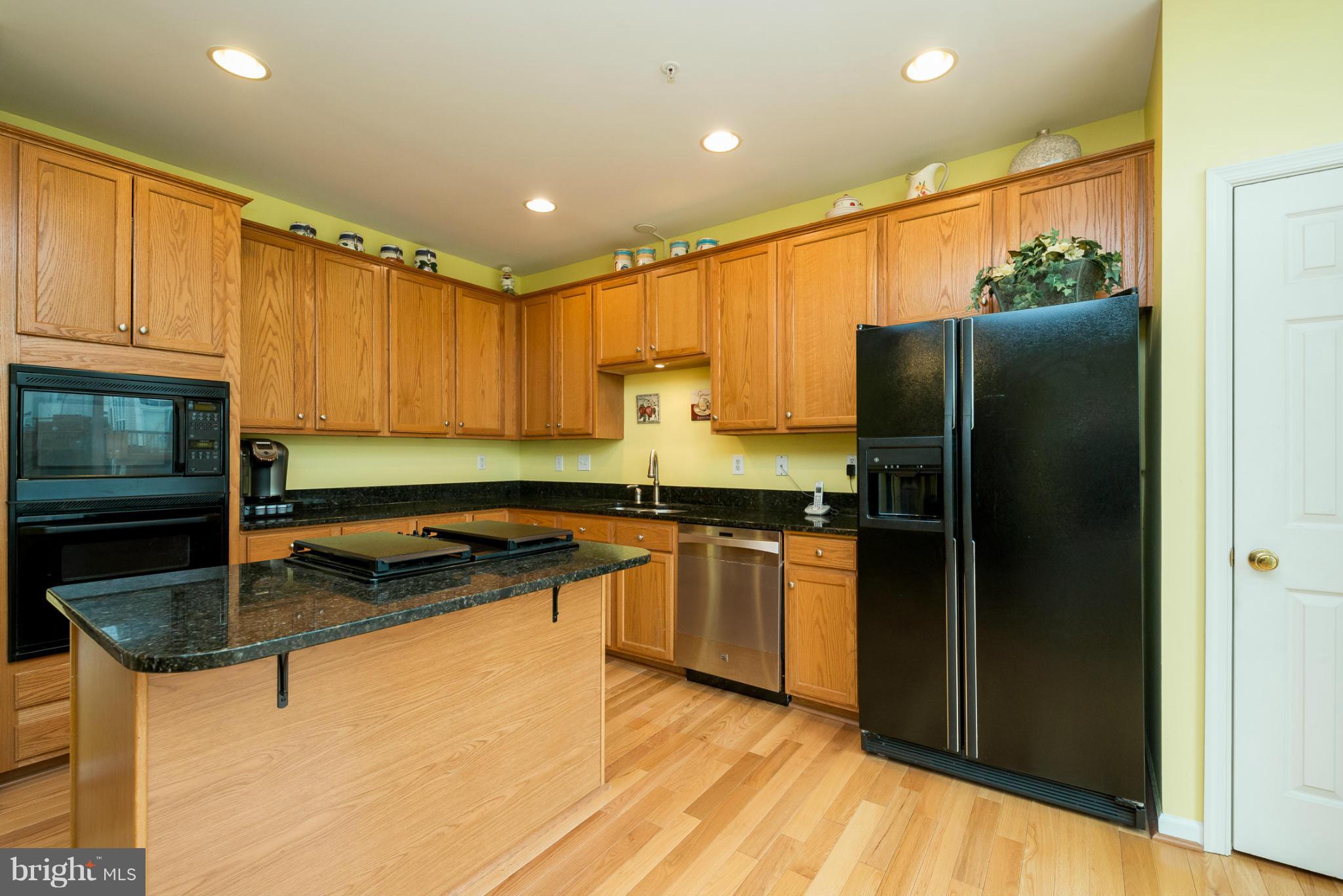 HOLLIFIELD STATION - Residential