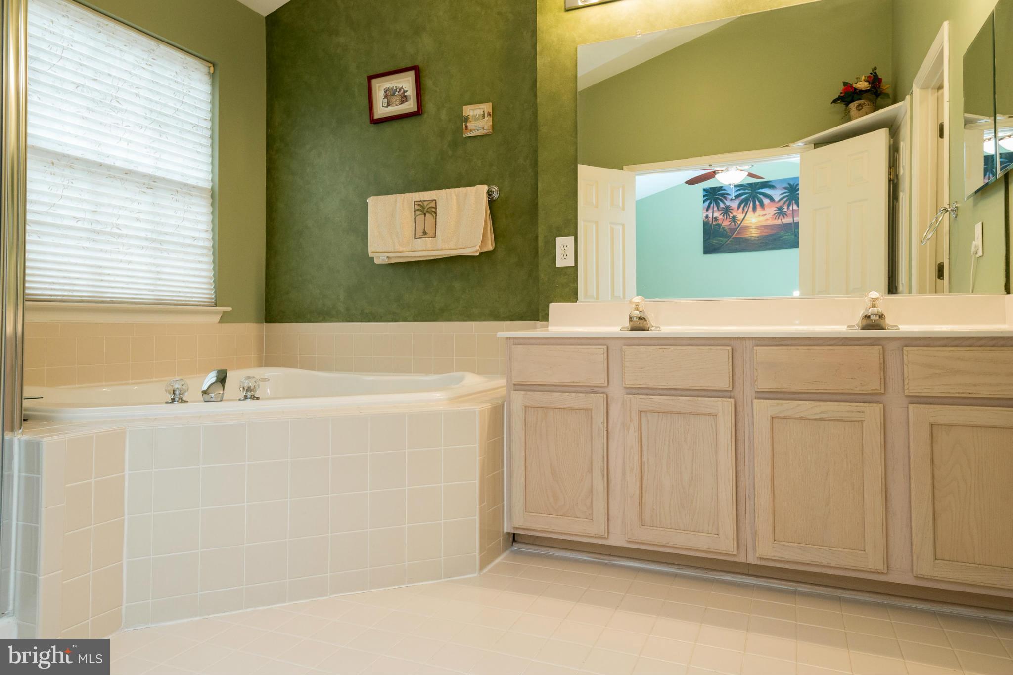 HOLLIFIELD STATION - Residential